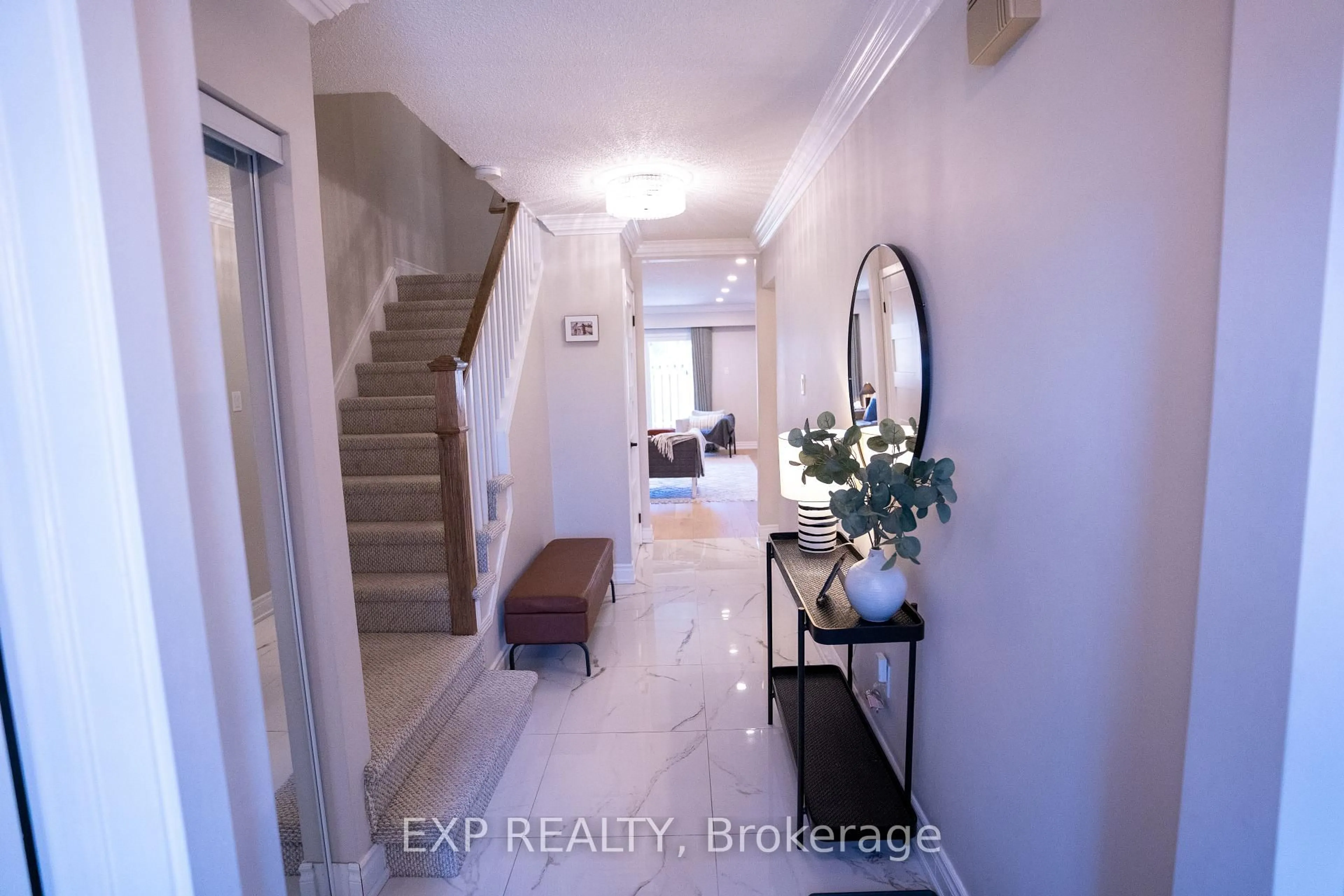 Indoor entryway for 4189 Longmoor Dr #1, Burlington Ontario L7L 5J9