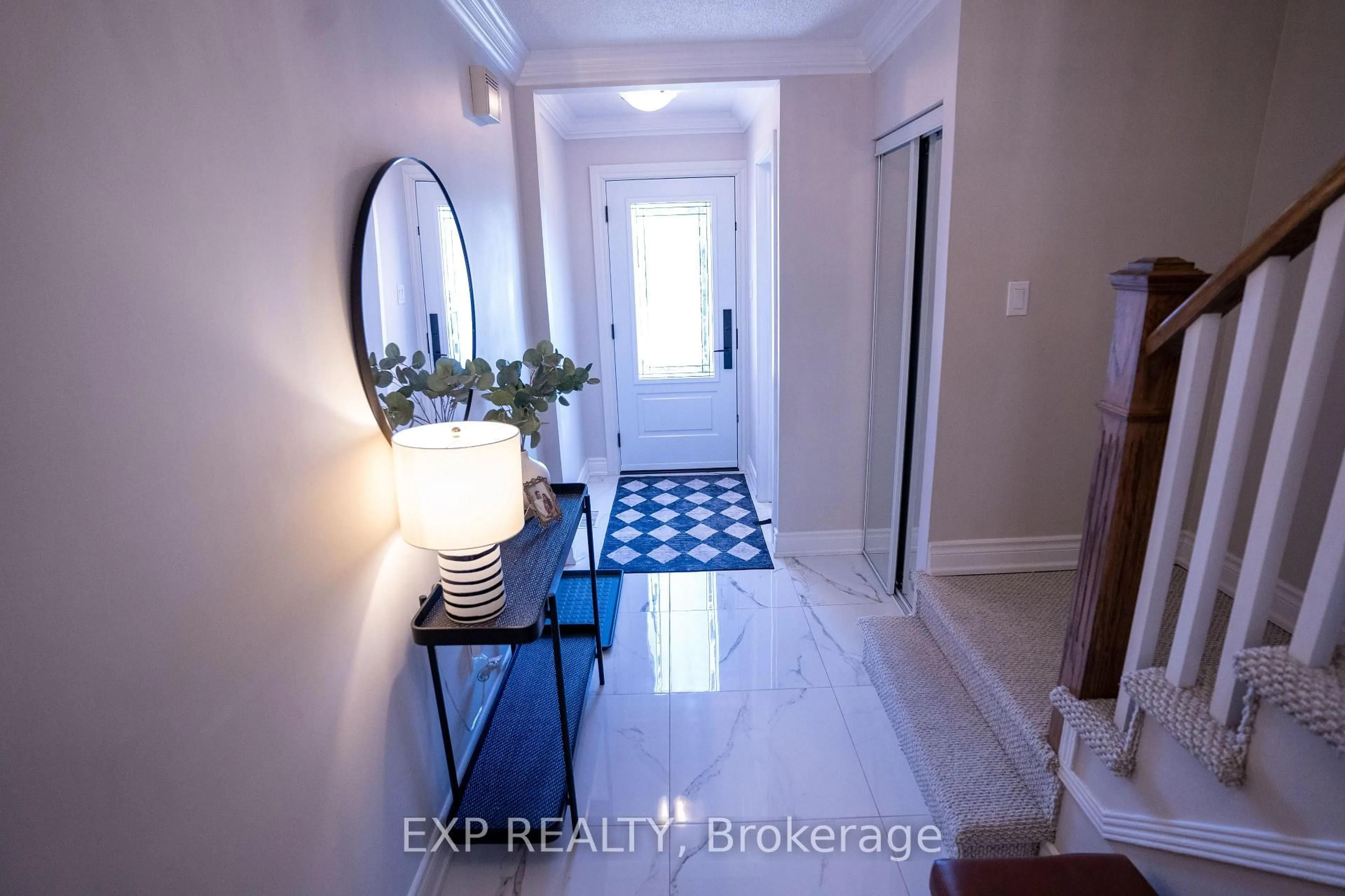 Indoor entryway for 4189 Longmoor Dr #1, Burlington Ontario L7L 5J9