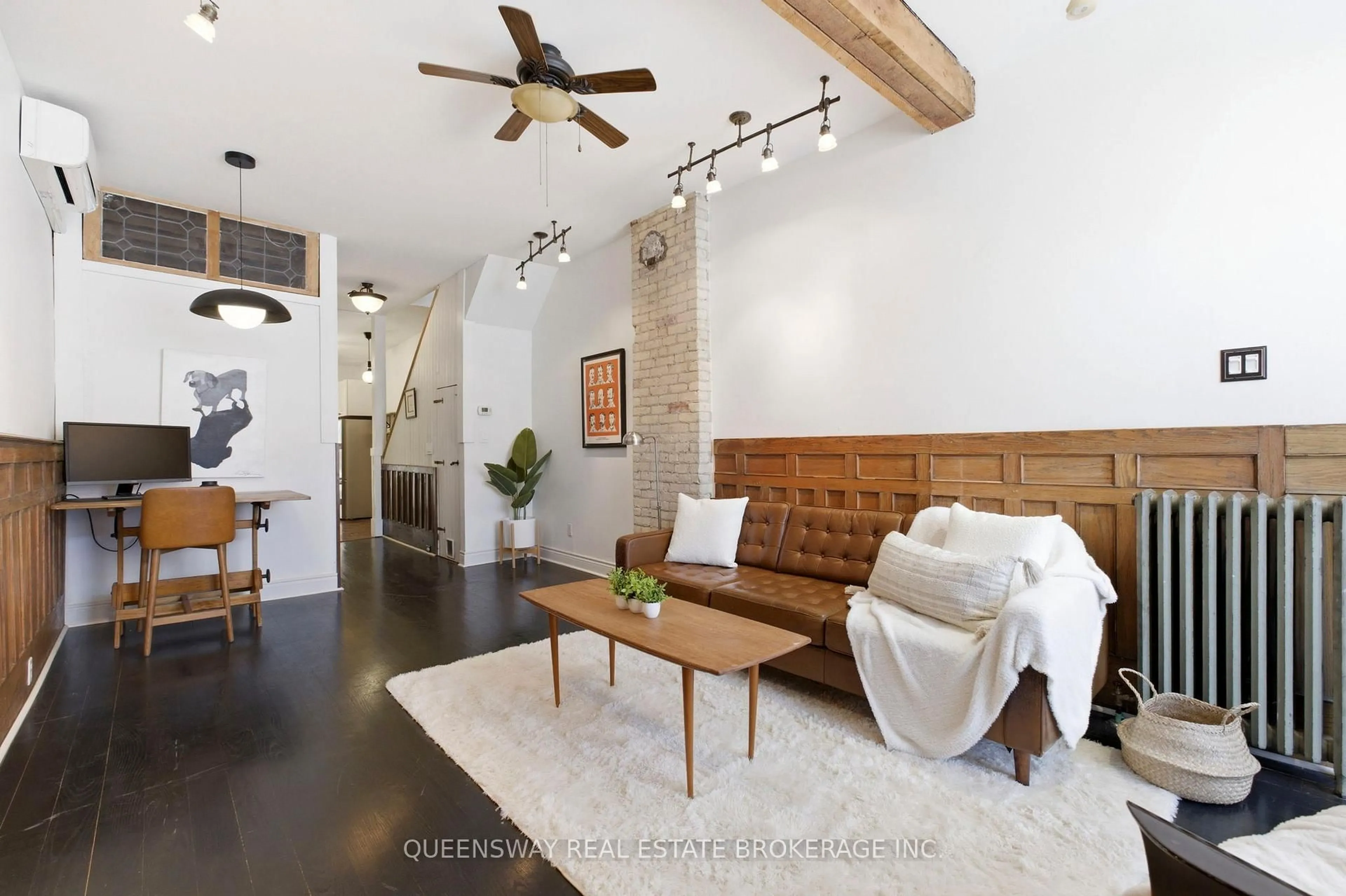 Living room with furniture, unknown for 992 Dovercourt Rd, Toronto Ontario M6H 2X5