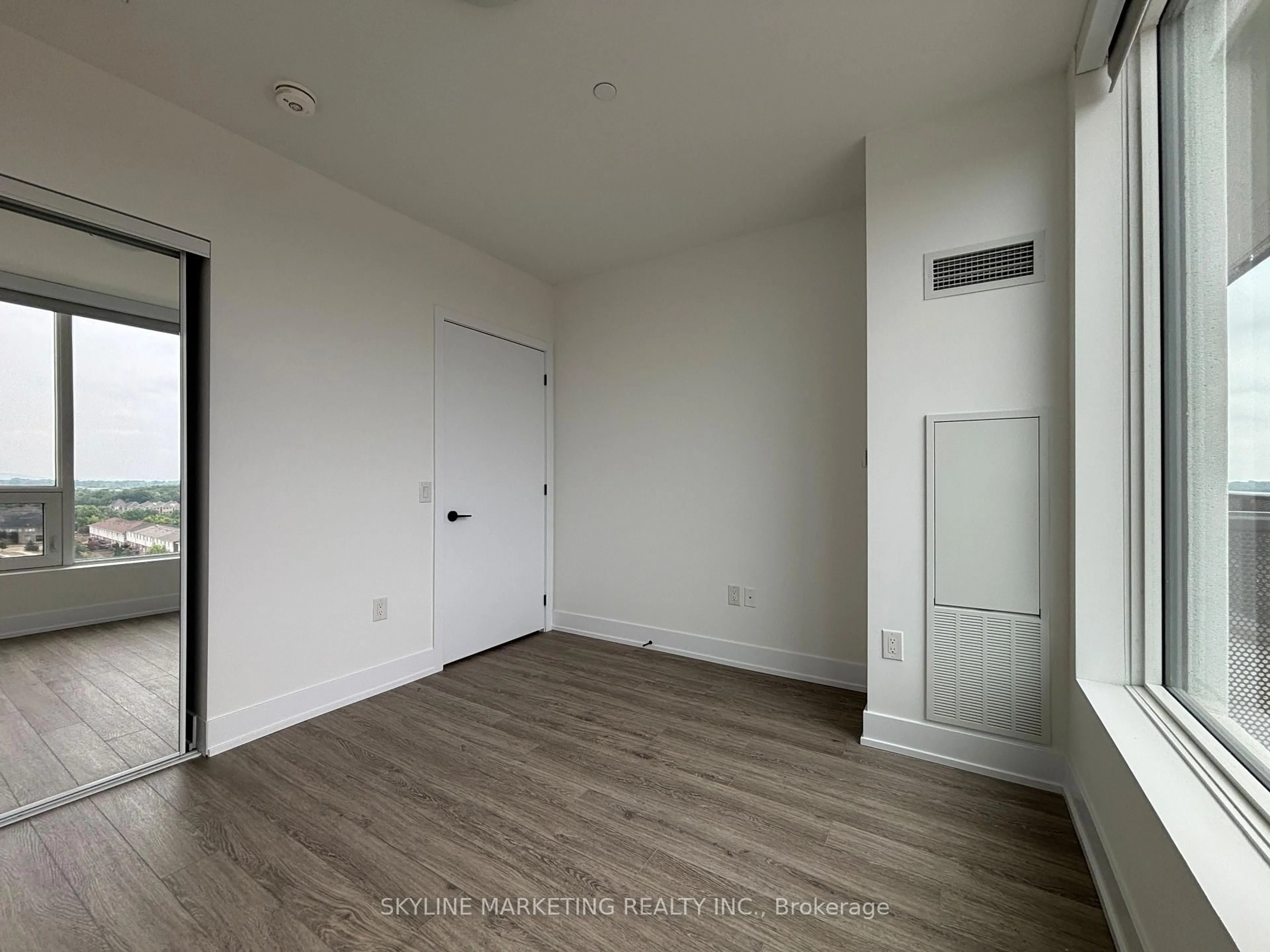 A pic of a room for 2450 Old Bronte Rd #631, Oakville Ontario L6M 4J2