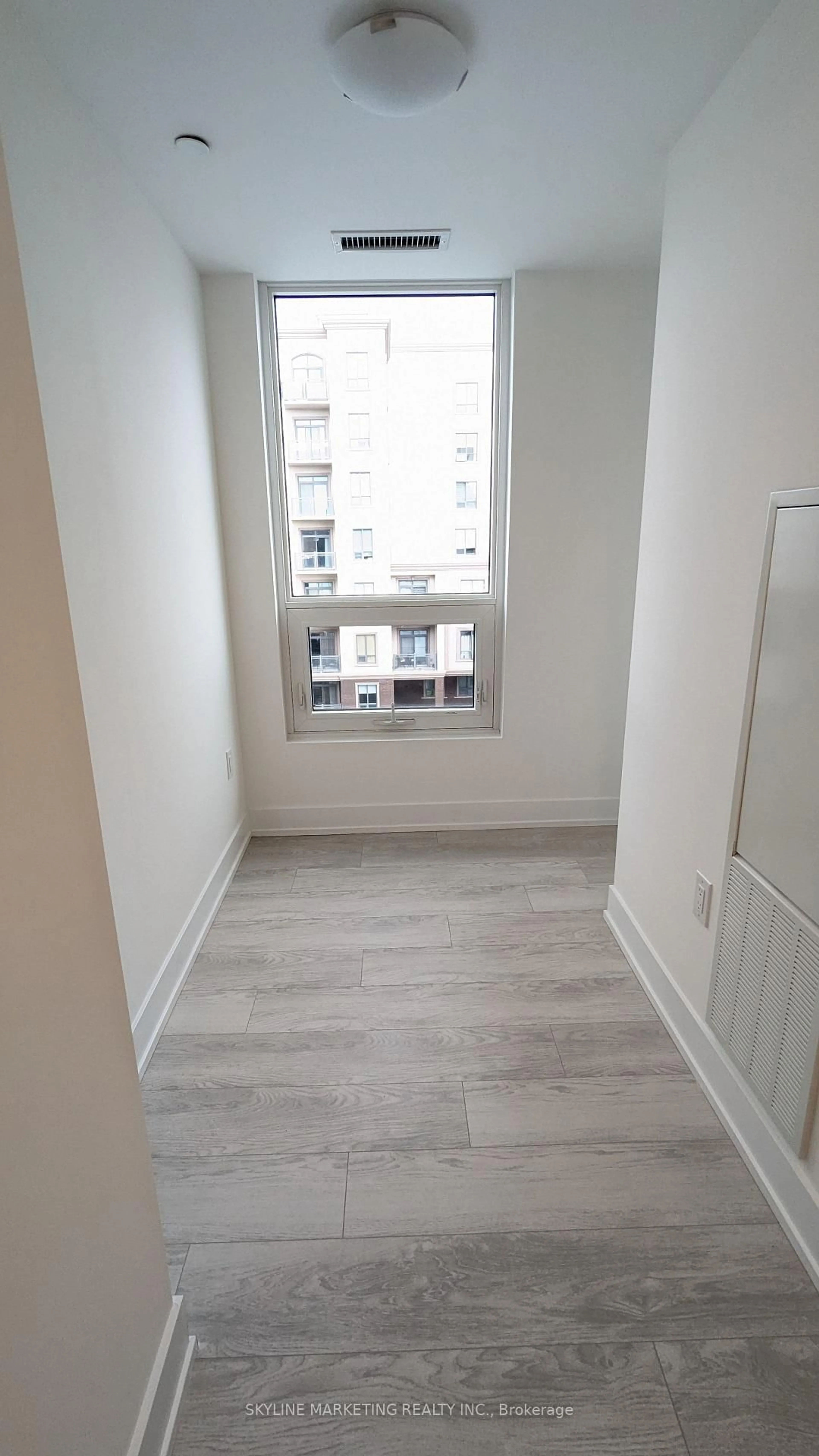 A pic of a room for 2450 Old Bronte Rd #504, Oakville Ontario L6M 5P6