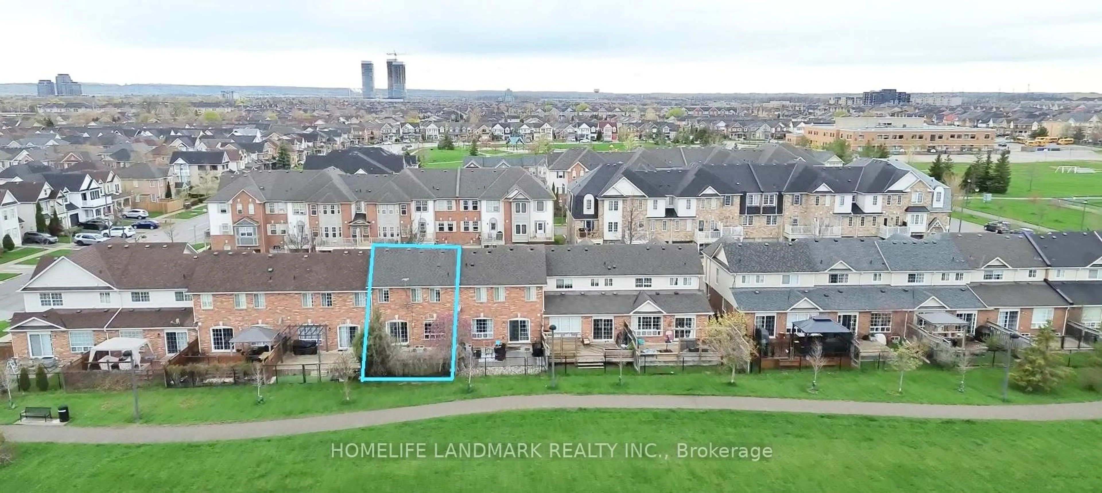 A pic from outside/outdoor area/front of a property/back of a property/a pic from drone, city buildings view from balcony for 1158 Mcdowell Cres, Milton Ontario L9T 6R6