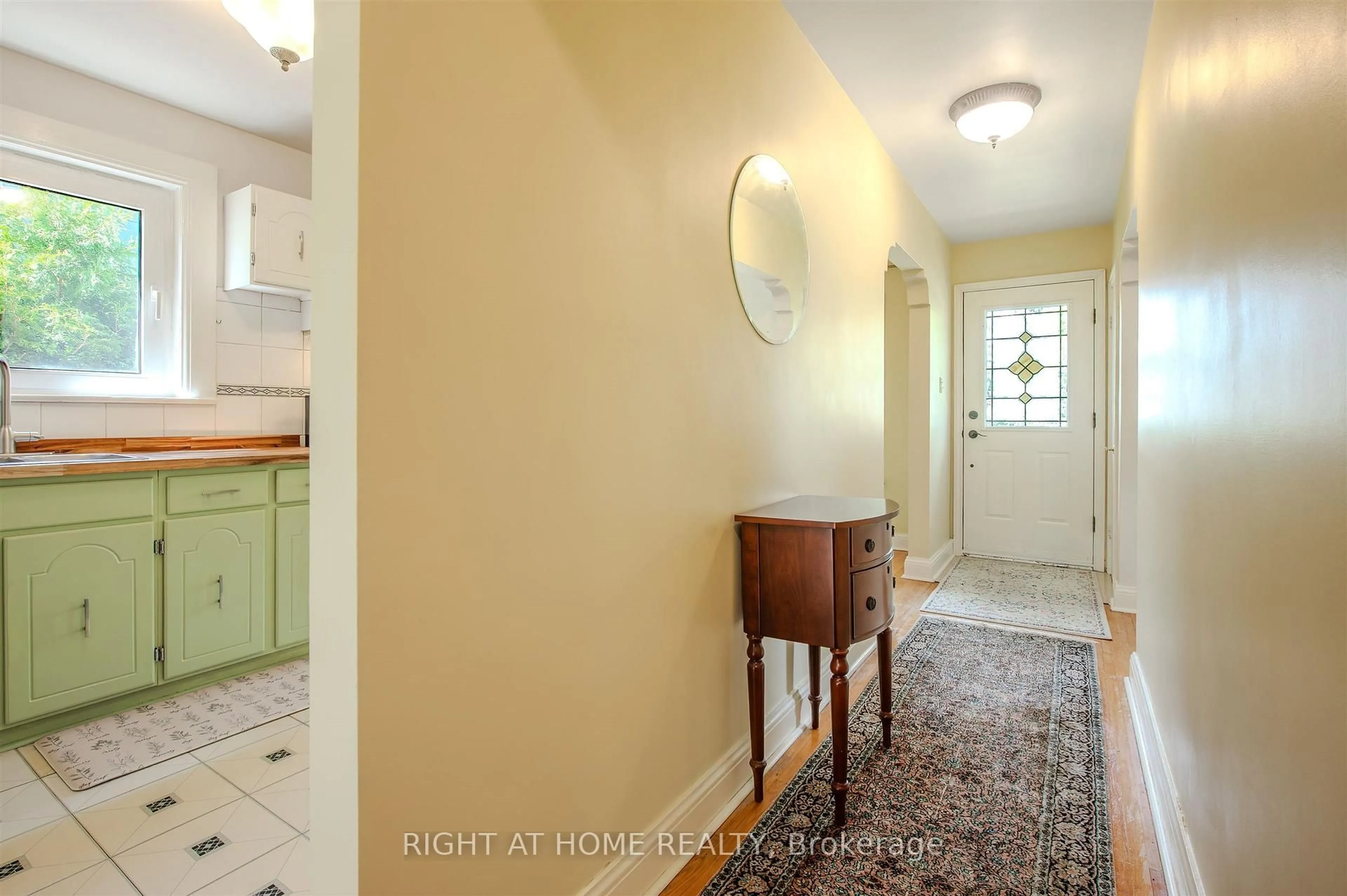 Indoor entryway for 309 Rathburn Rd, Toronto Ontario M9B 2L7