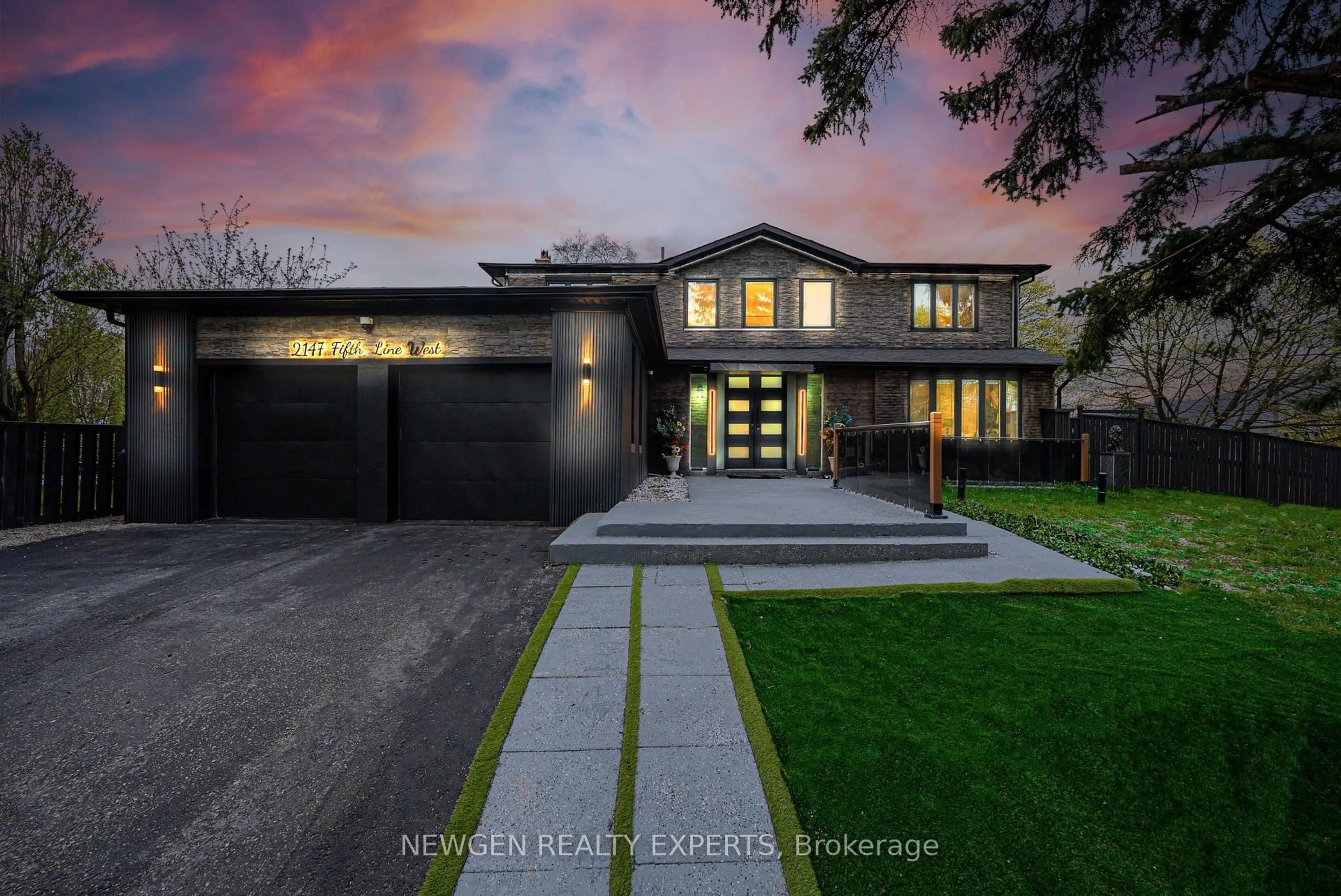 Unknown for 2147 Fifth Line, Mississauga Ontario L5K 2K3