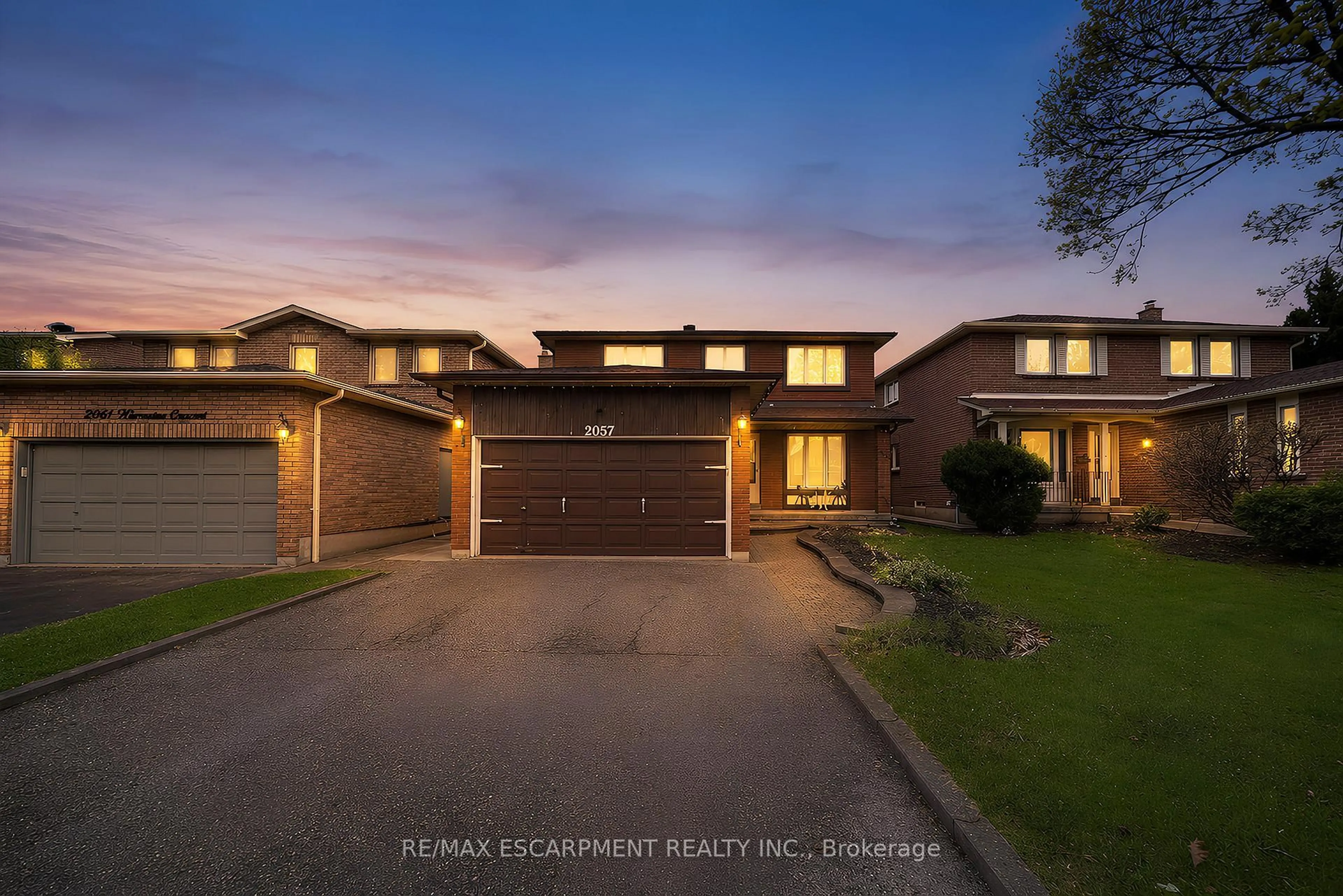 Unknown for 2057 Wincanton Cres, Mississauga Ontario L5M 3E4