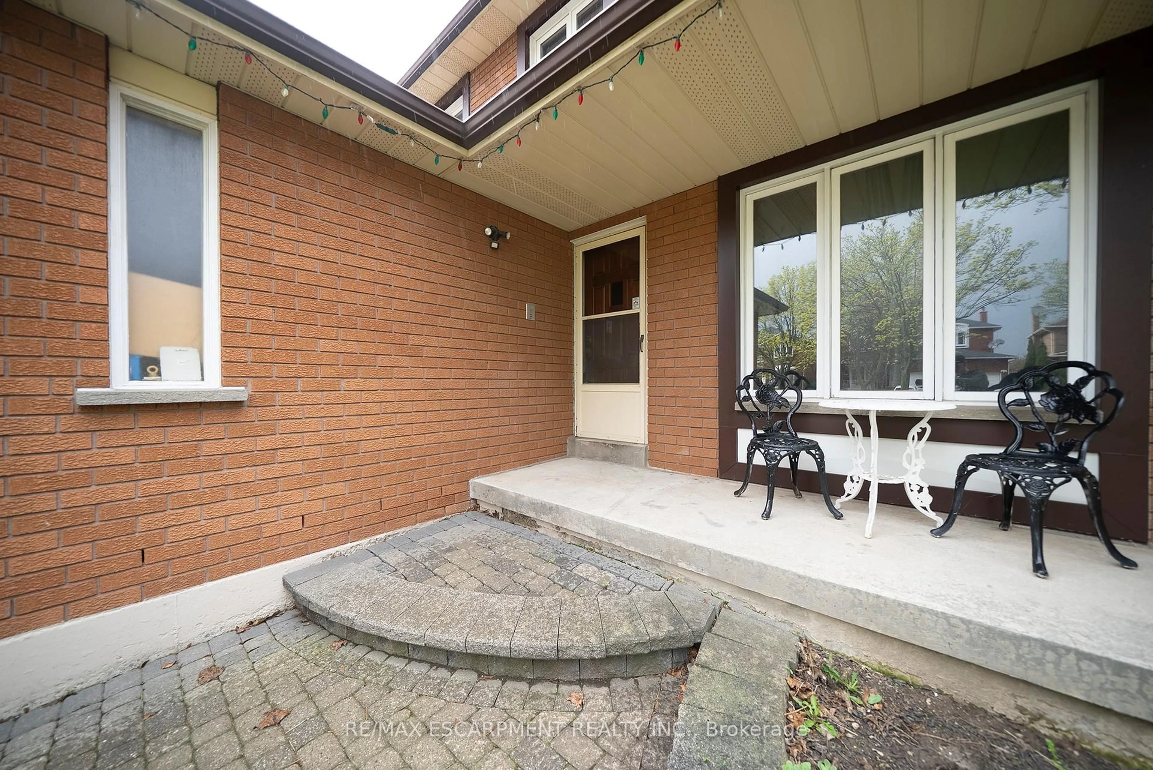 Patio, street for 2057 Wincanton Cres, Mississauga Ontario L5M 3E4