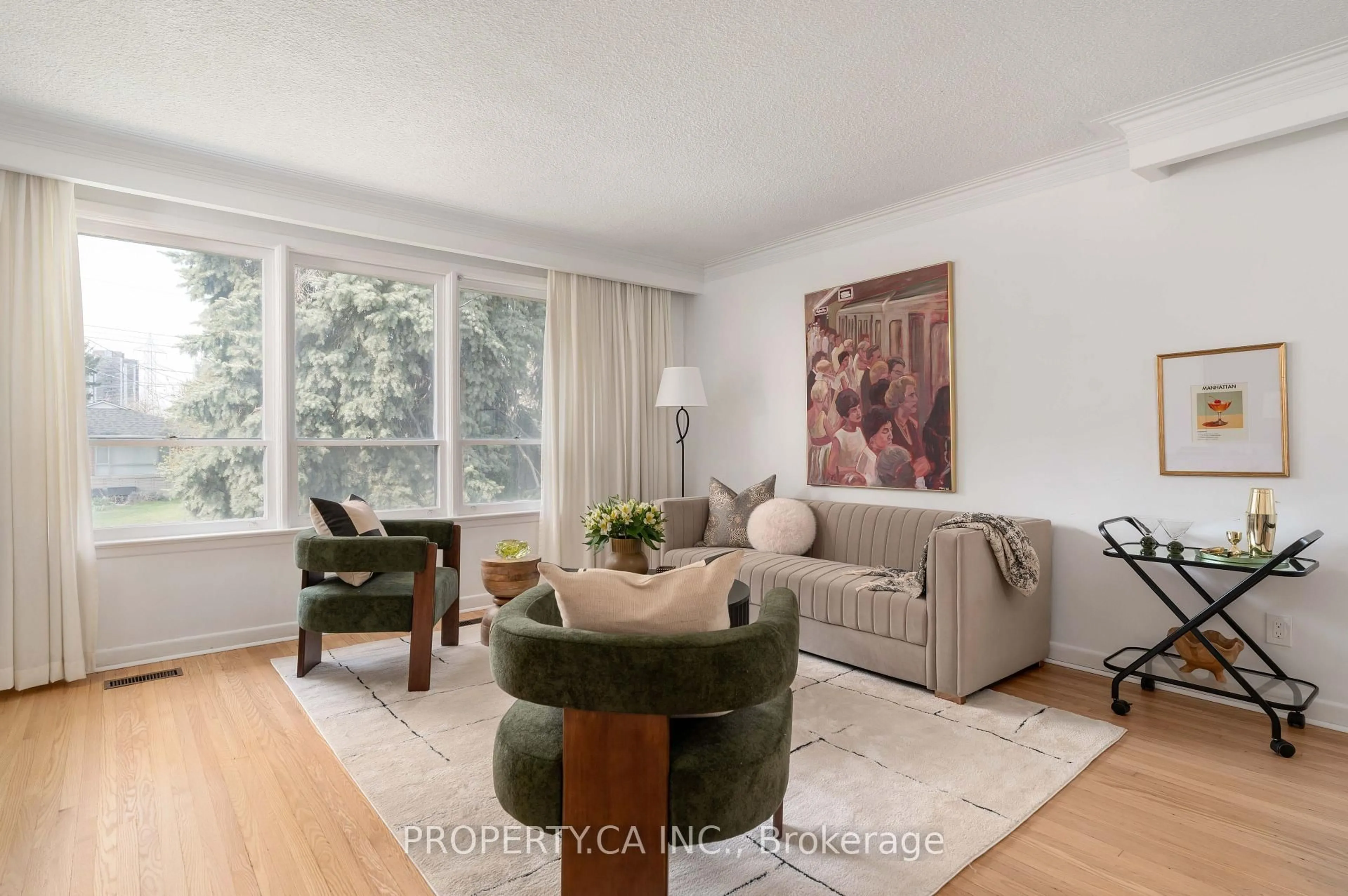 Living room with furniture, unknown for 19 Jill Cres, Toronto Ontario M9B 6B2