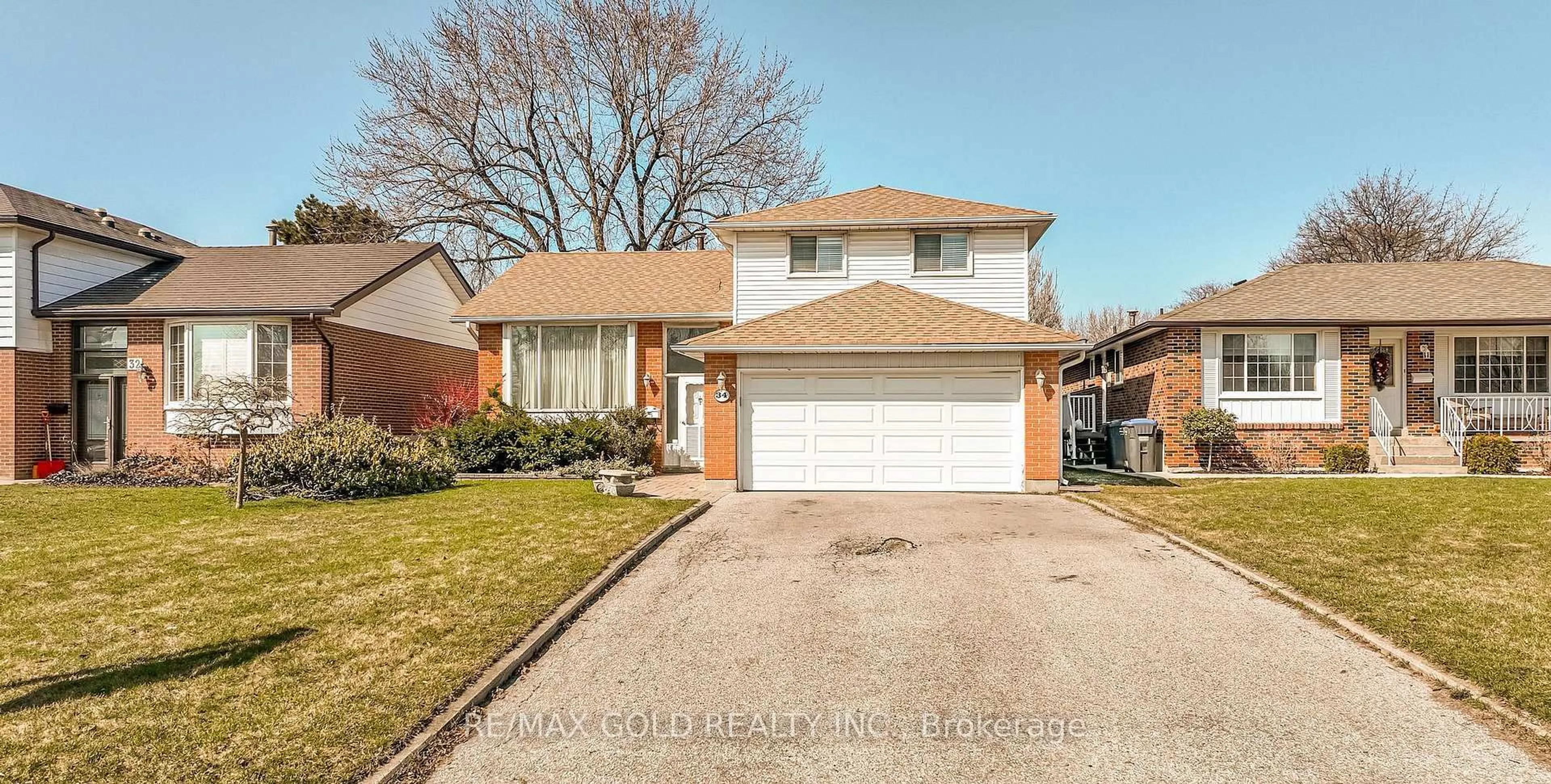 Home with brick exterior material, street for 34 Deerfield Cres, Brampton Ontario L6T 1K7