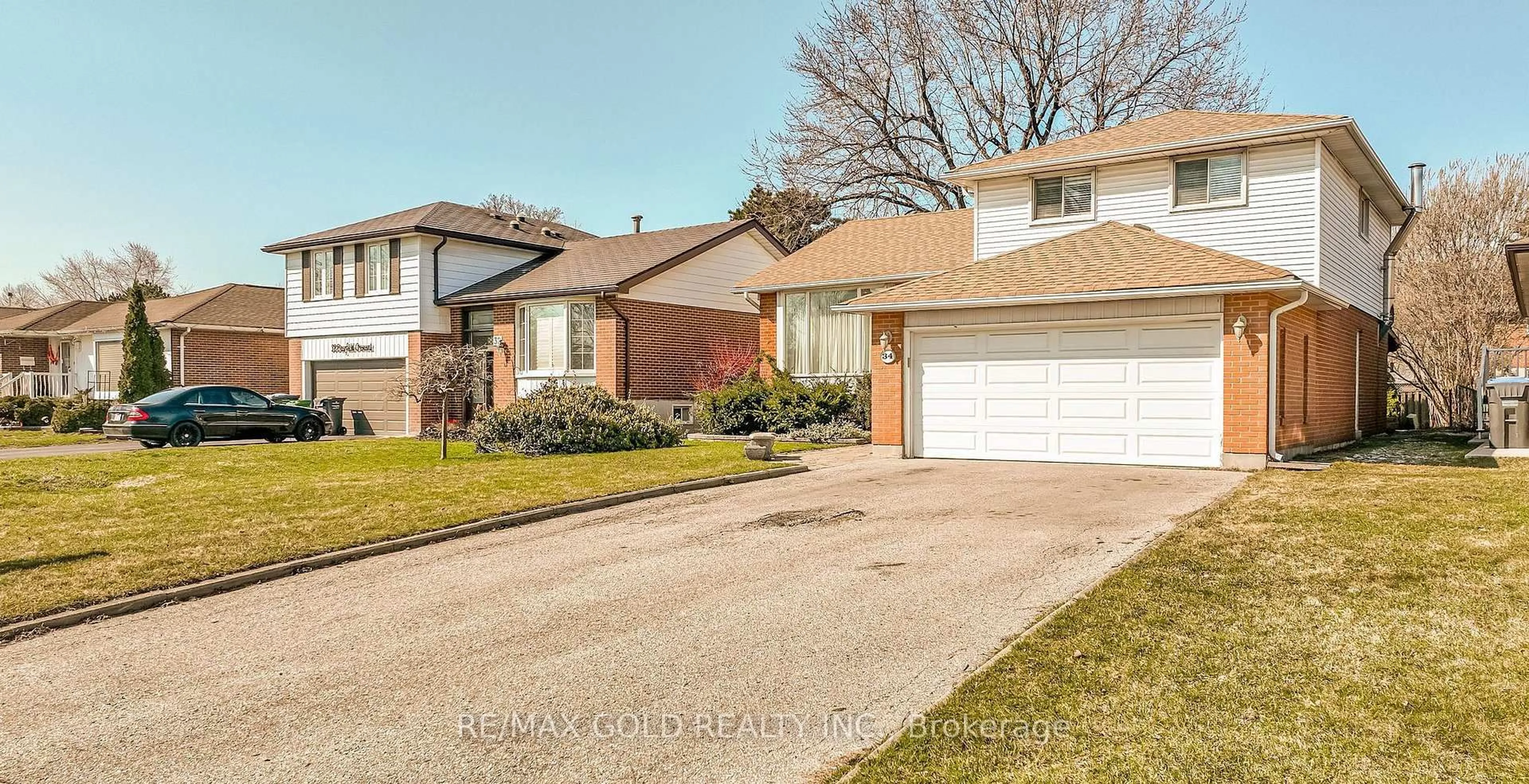 Home with brick exterior material, street for 34 Deerfield Cres, Brampton Ontario L6T 1K7