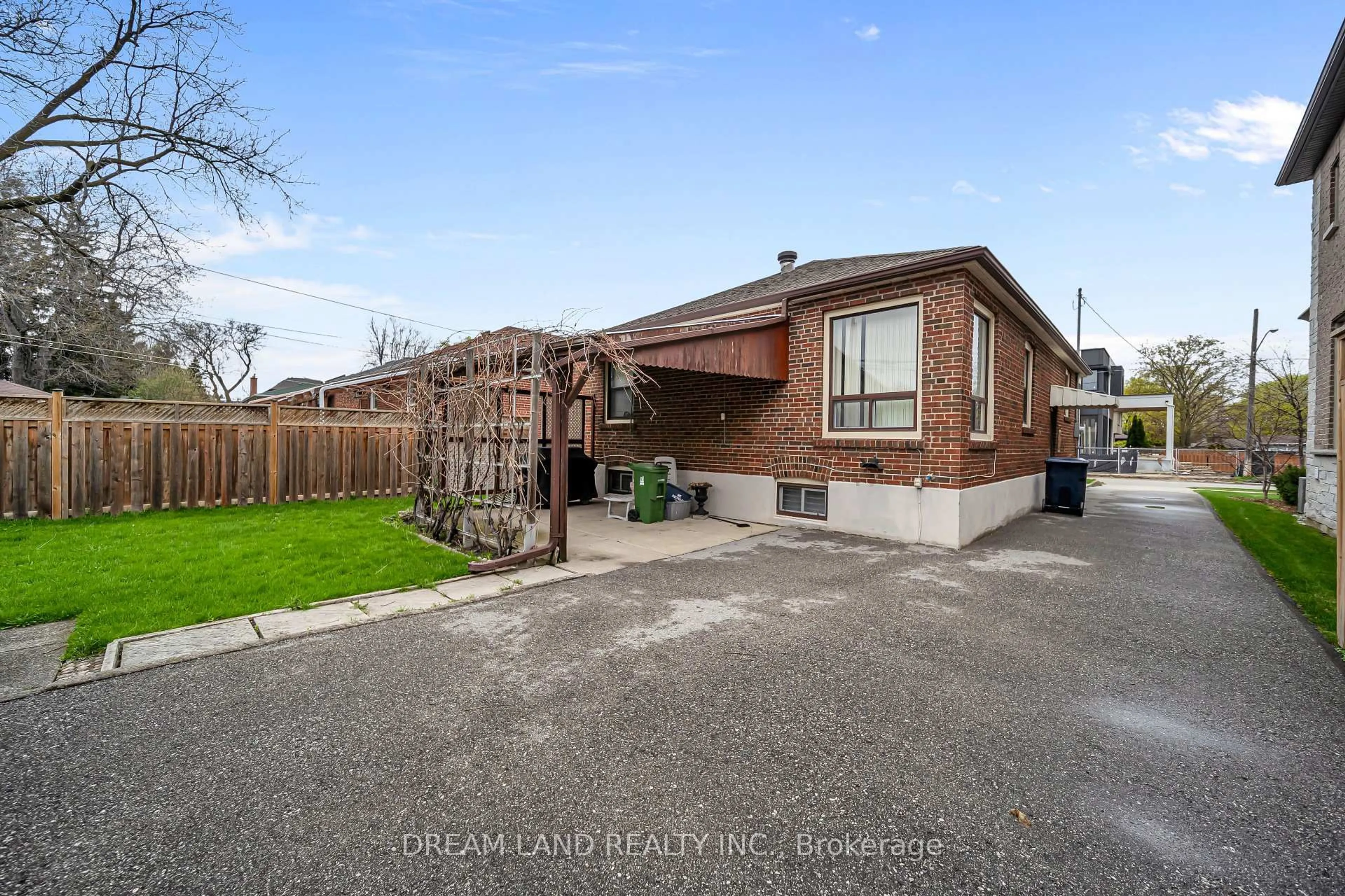 A pic from outside/outdoor area/front of a property/back of a property/a pic from drone, street for 54 Charleston Rd, Toronto Ontario M9B 4M9