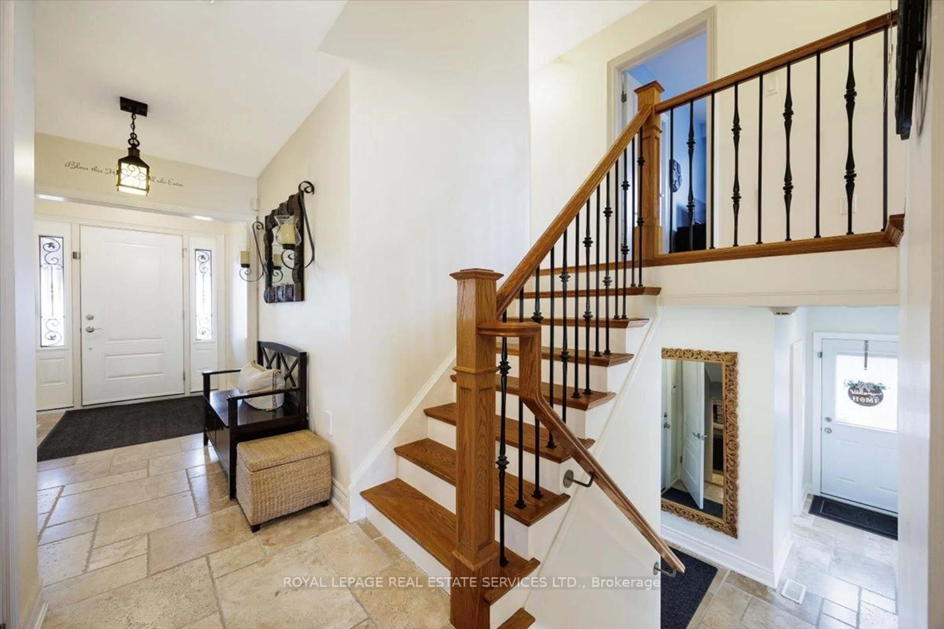 Indoor entryway for 91 Macleod St, Toronto Ontario M6L 2M8