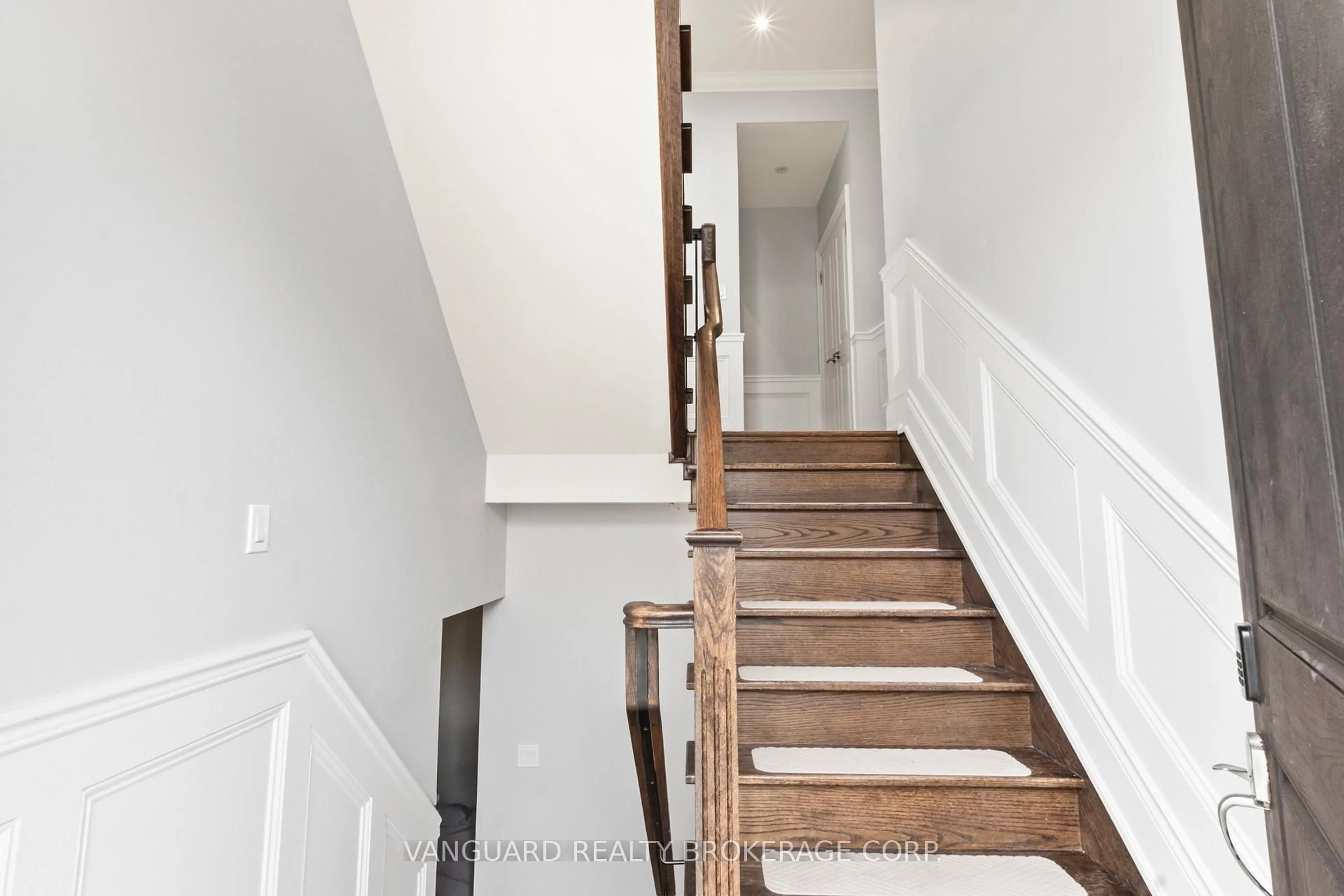 Stairs for 106 St. George St, Toronto Ontario M8Z 3Y7