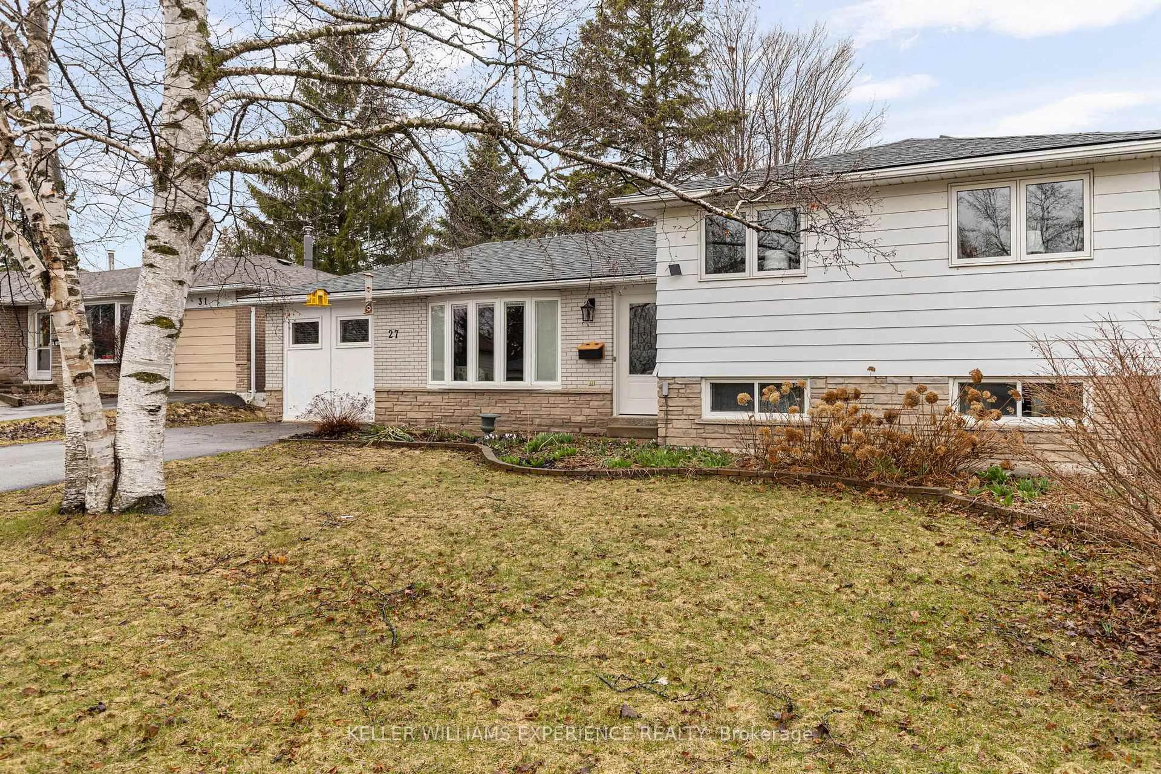 Home with vinyl exterior material, street for 27 Rustic Cres, Orangeville Ontario L9W 1T1