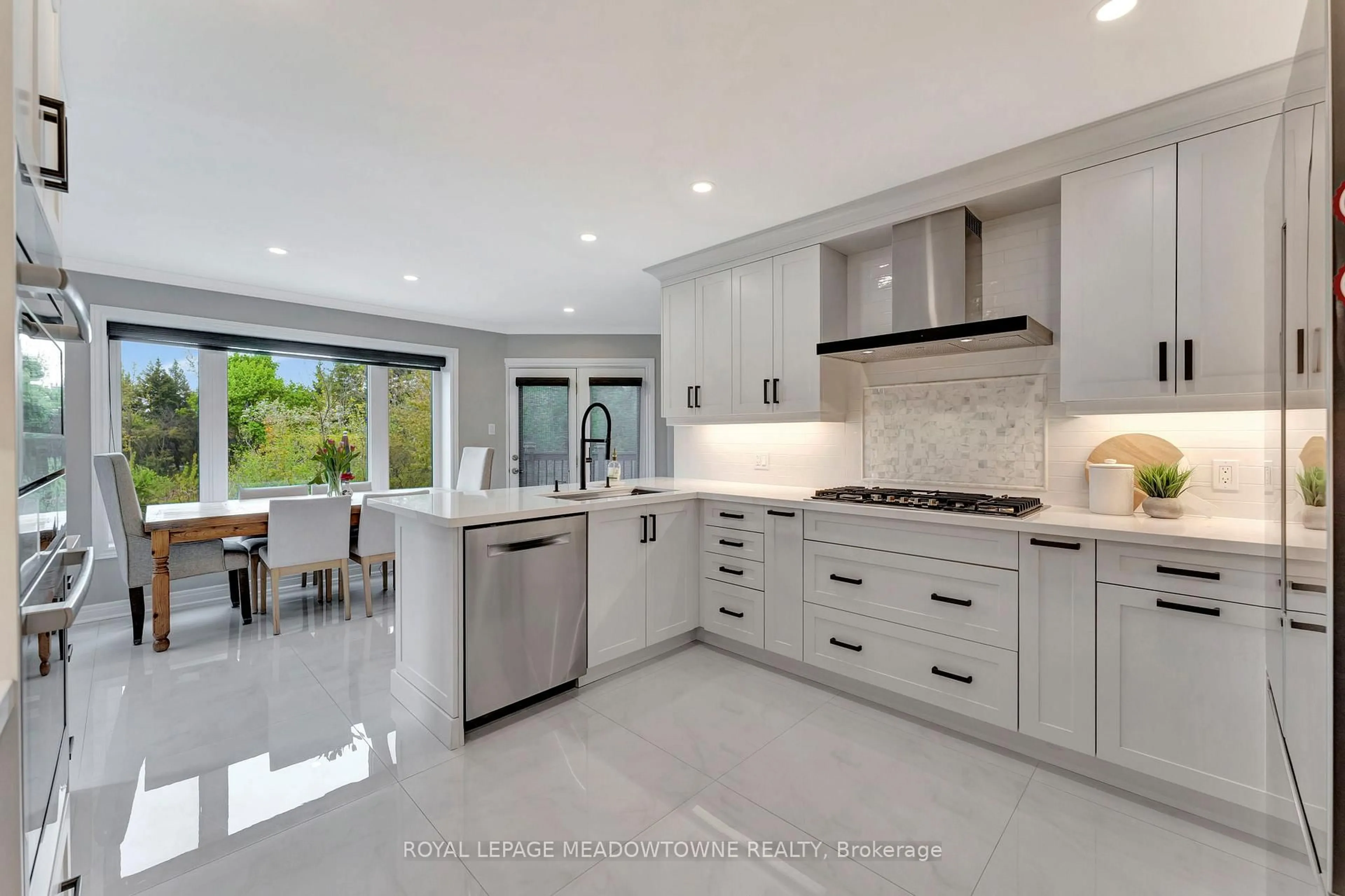 Contemporary kitchen, ceramic/tile floor for 2008 Peak Pl, Oakville Ontario L6H 5T2