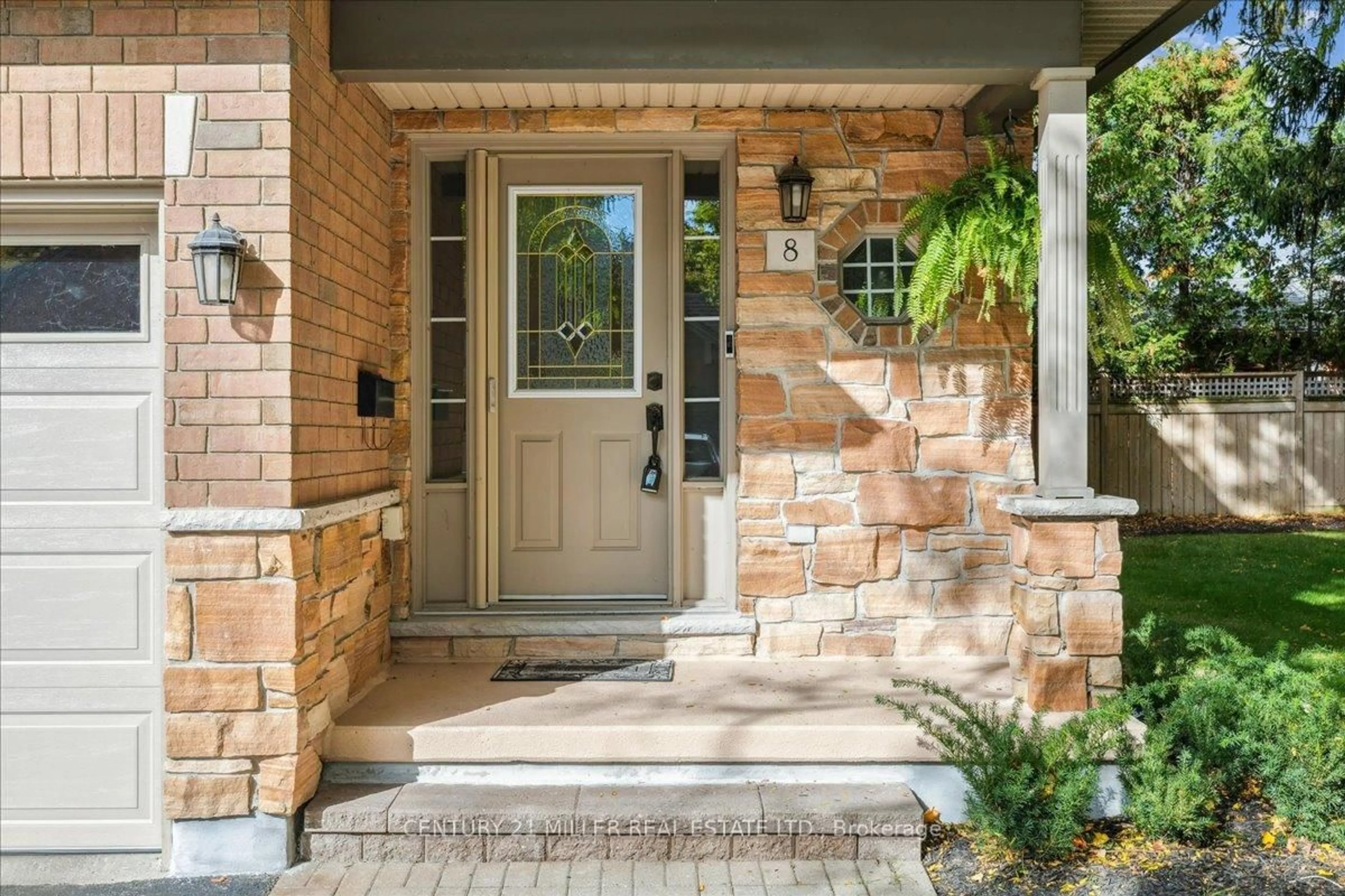 Home with brick exterior material, street for 1019 North Shore Blvd #8, Burlington Ontario L7T 1X8