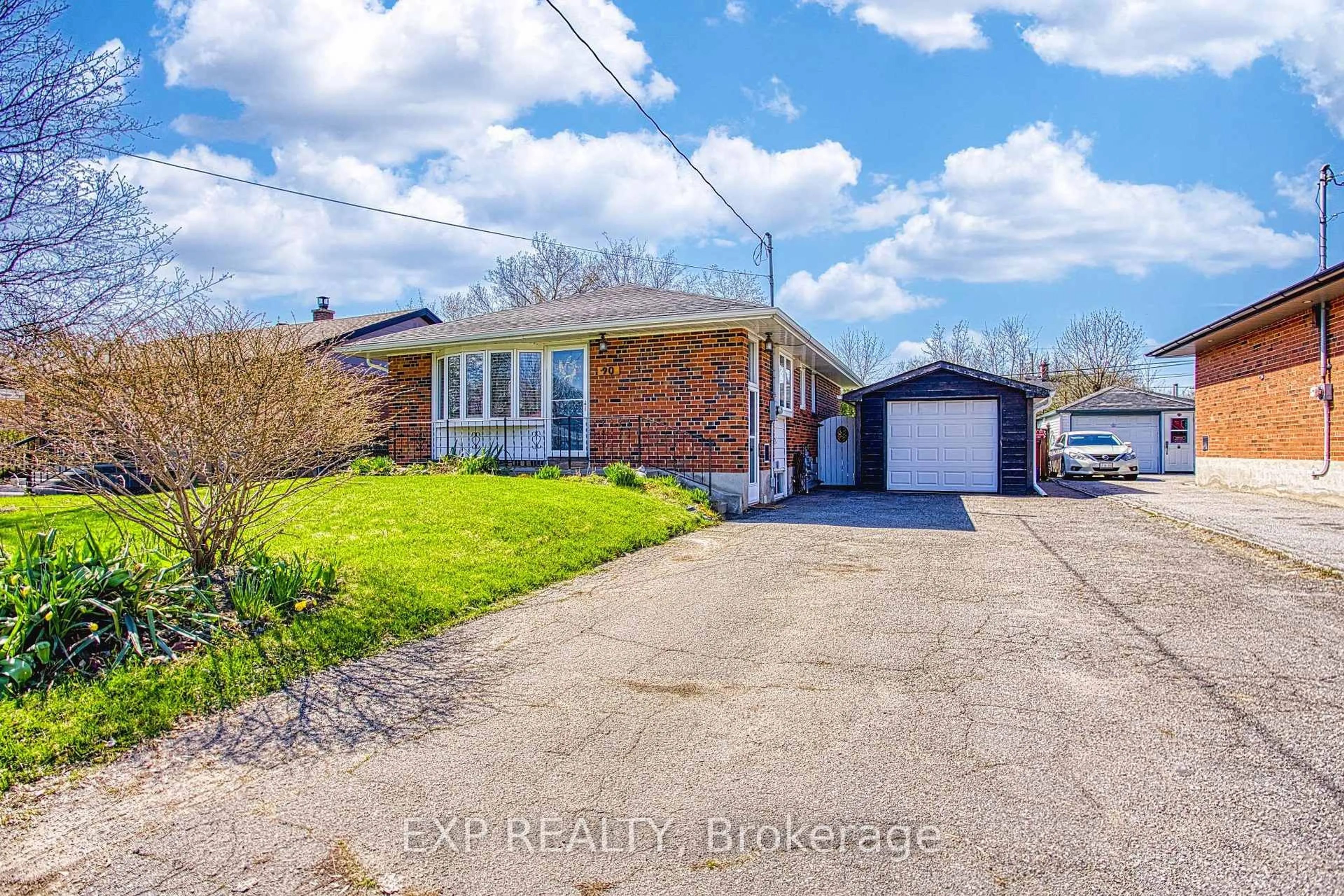 A pic from outside/outdoor area/front of a property/back of a property/a pic from drone, street for 90 Prince Charles Dr, Halton Hills Ontario L7G 3V4