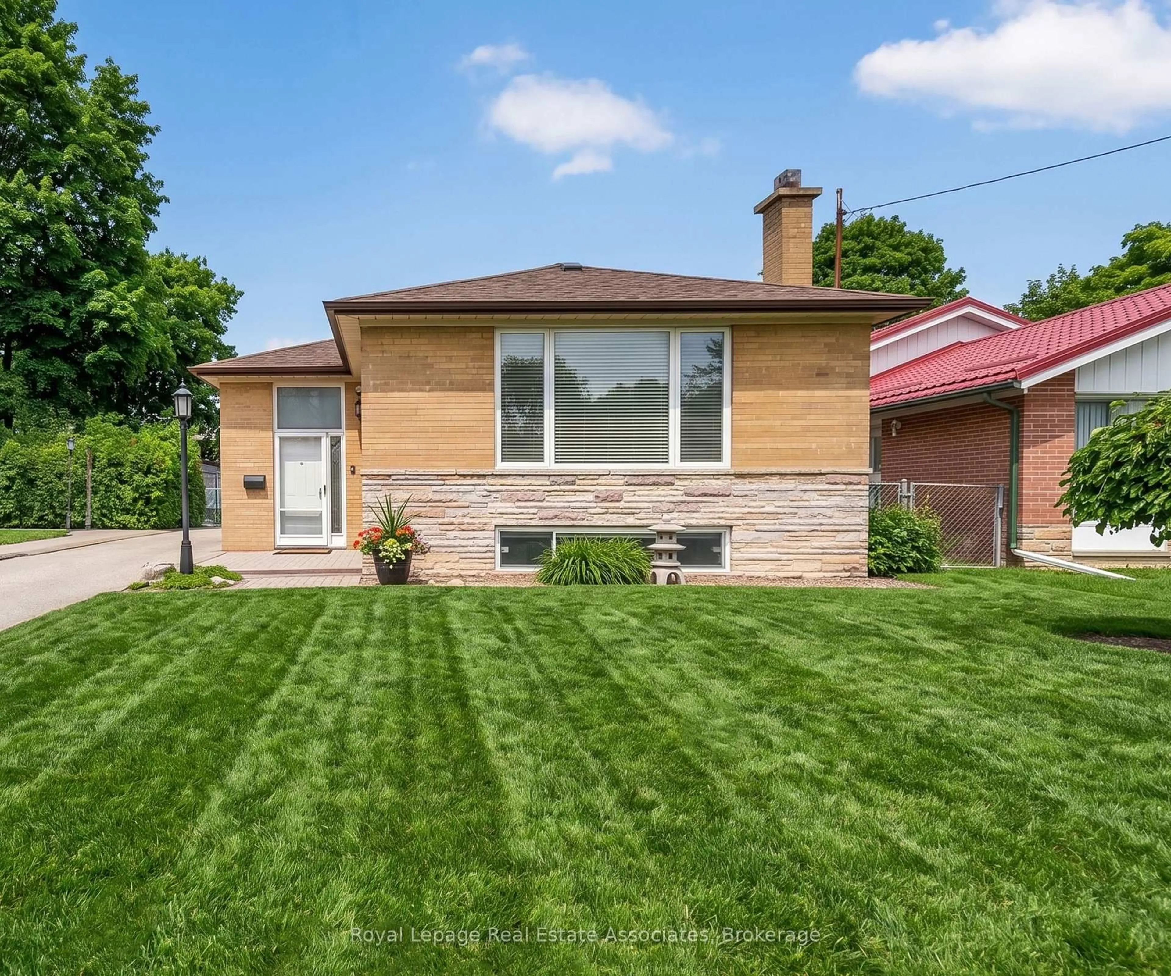 Home with brick exterior material, street for 168 Taysham Cres, Toronto Ontario M9V 1X5