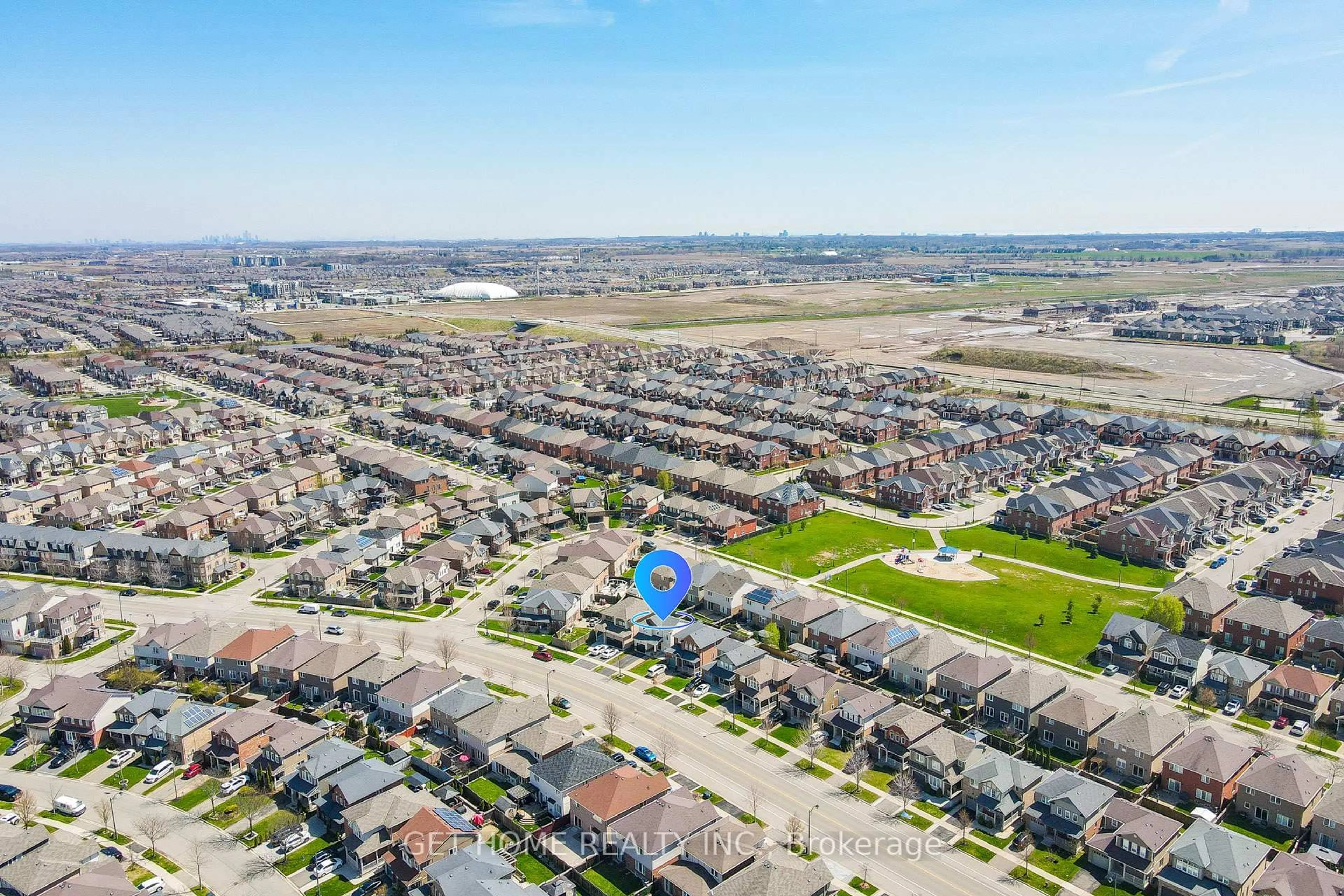 A pic from outside/outdoor area/front of a property/back of a property/a pic from drone, water/lake/river/ocean view for 384 Dymott Ave, Milton Ontario L9T 7T9