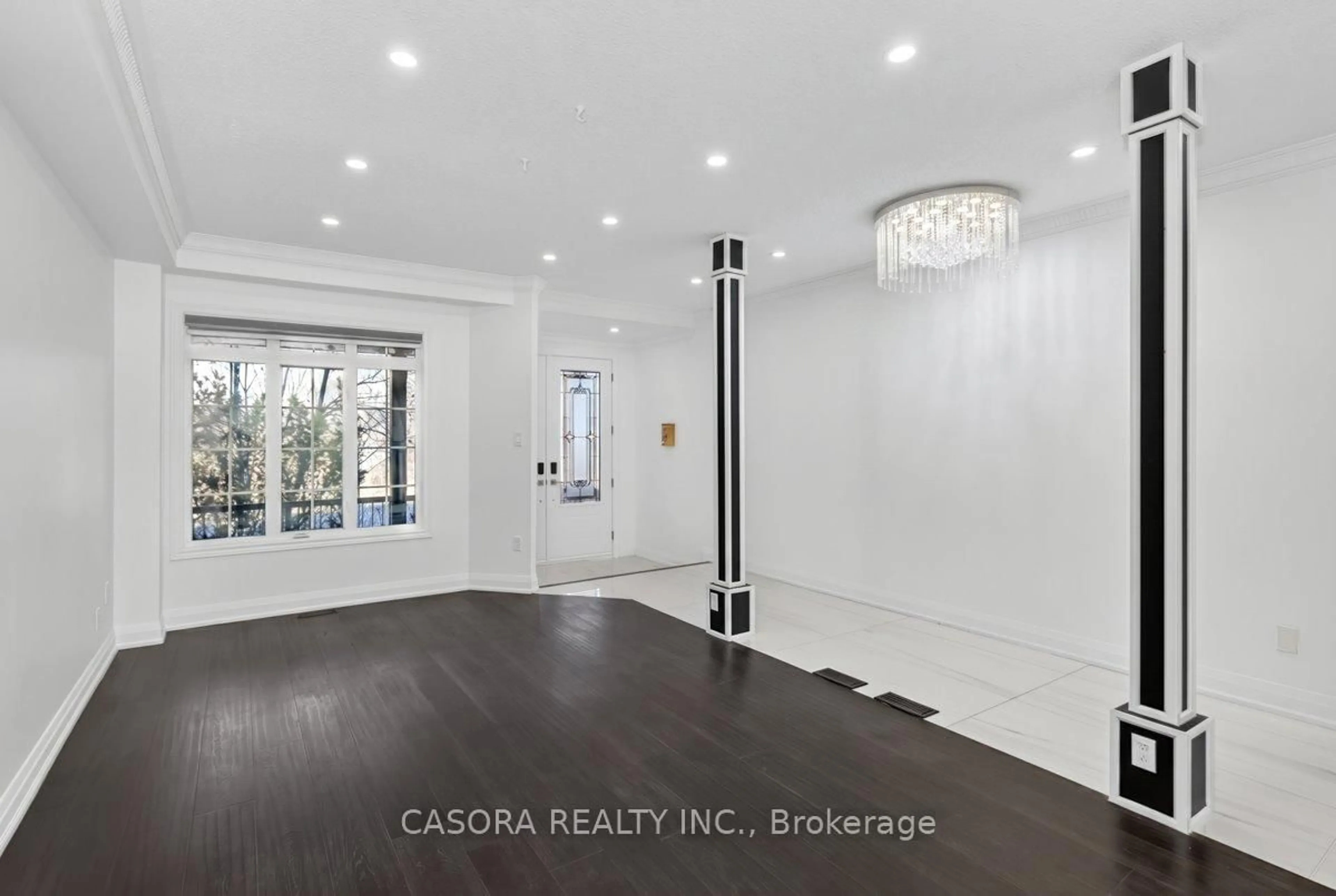 Indoor entryway for 1017 Woodward Ave, Milton Ontario L9T 5Y2