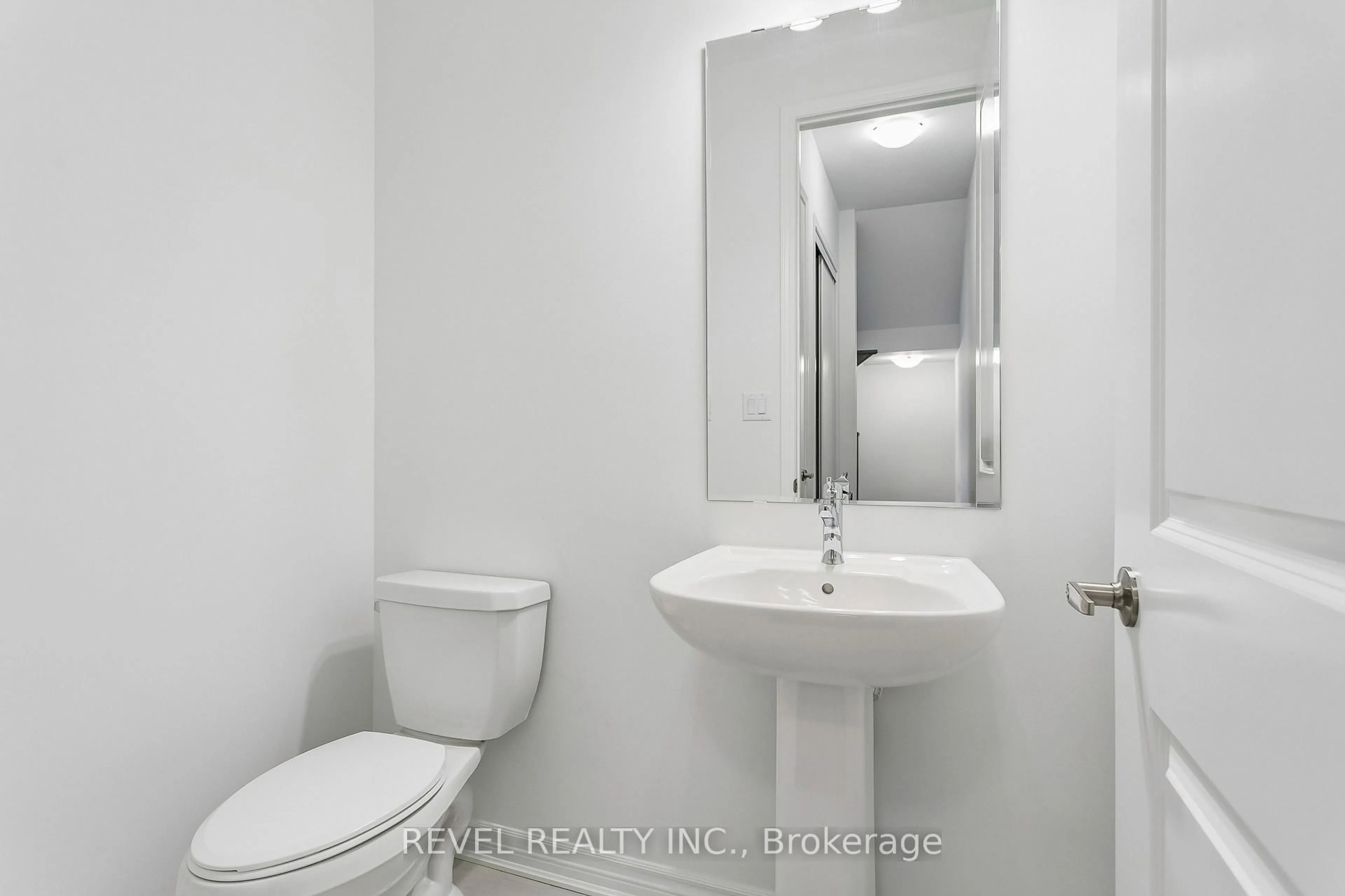 A pic of a room for 15 Varisty Dr, Brampton Ontario L7A 5M6