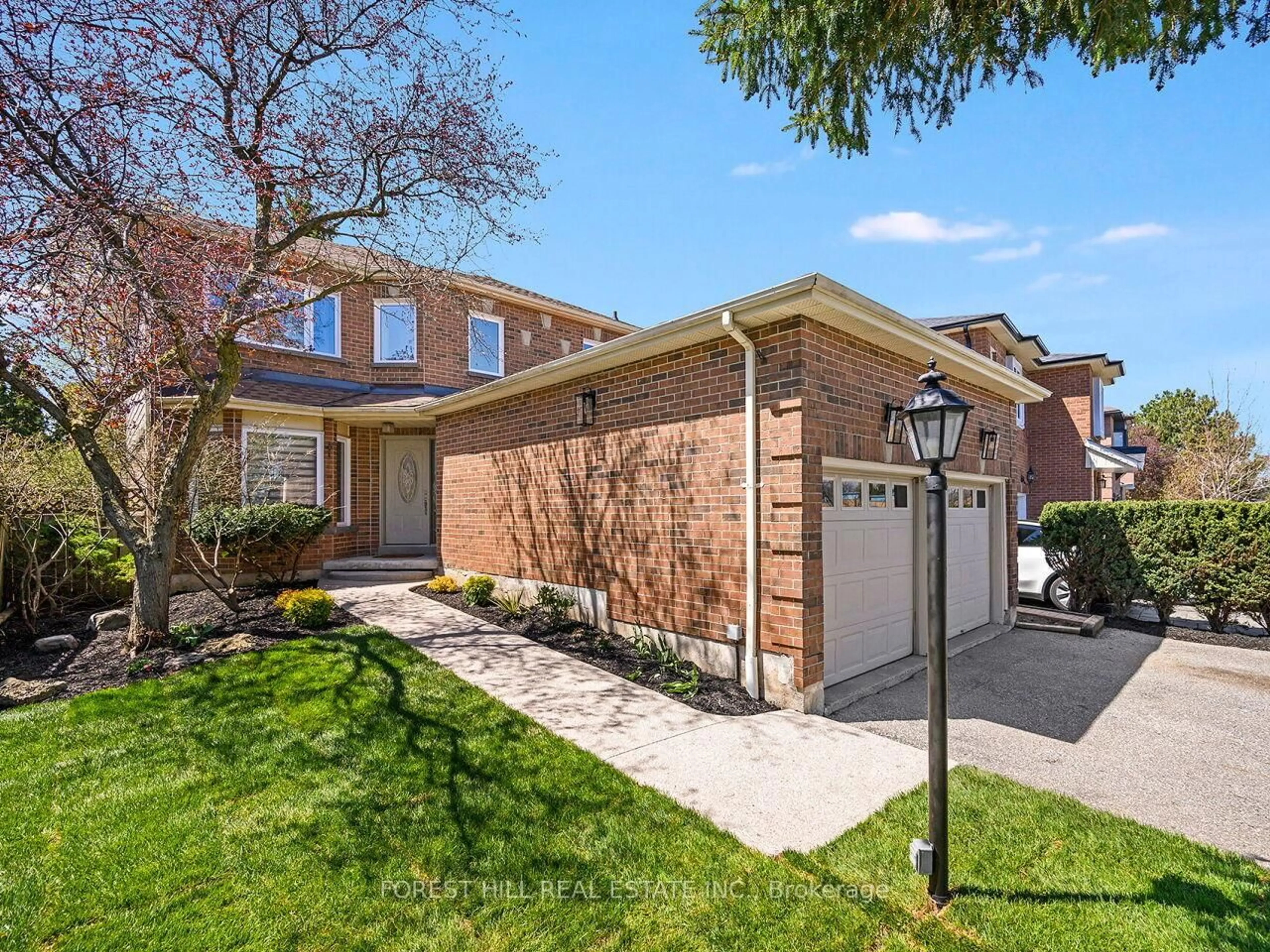 Home with brick exterior material, street for 4076 Colonial Dr, Mississauga Ontario L5L 4K1