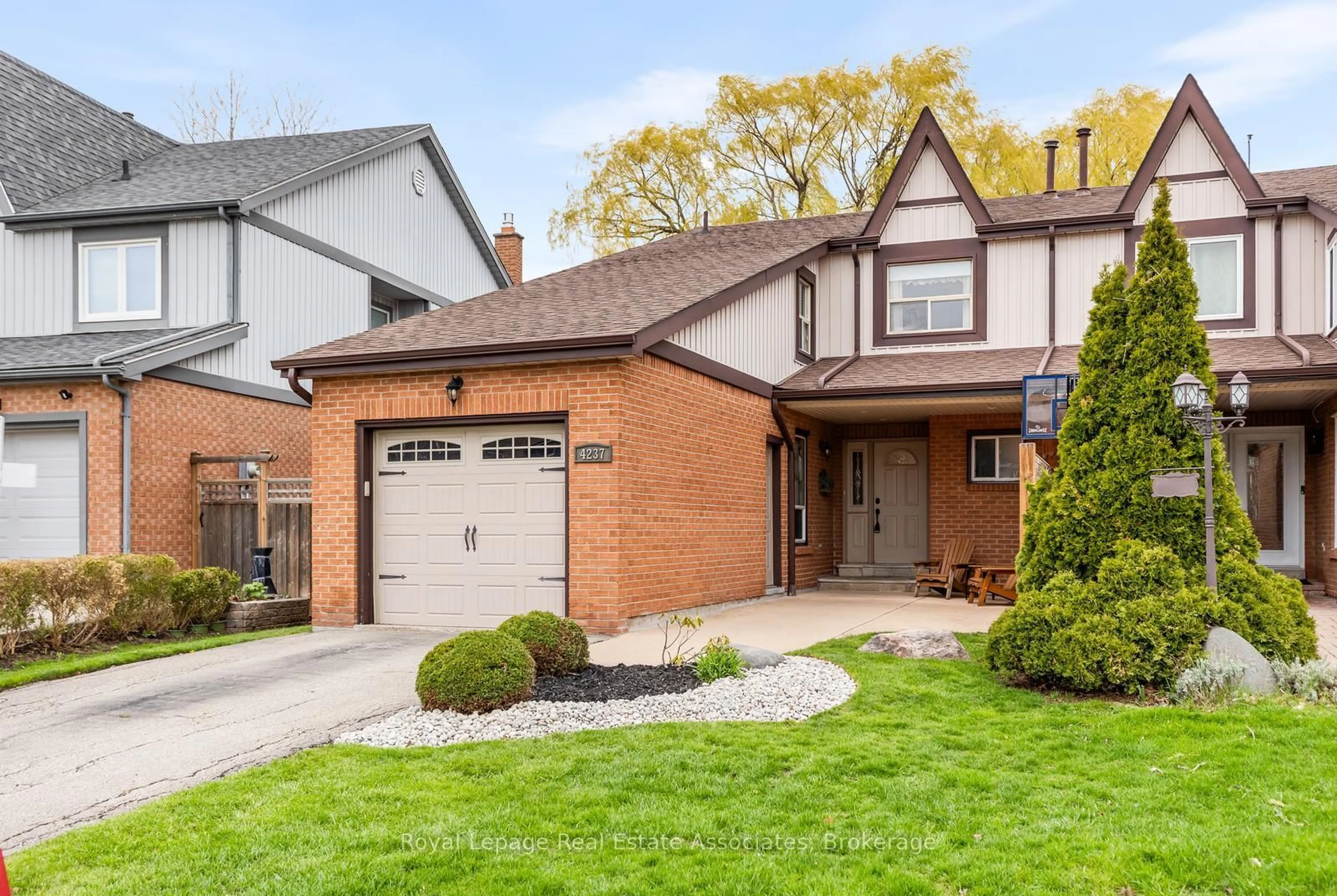 Home with brick exterior material, street for 4237 Trellis Cres, Mississauga Ontario L5L 2M1
