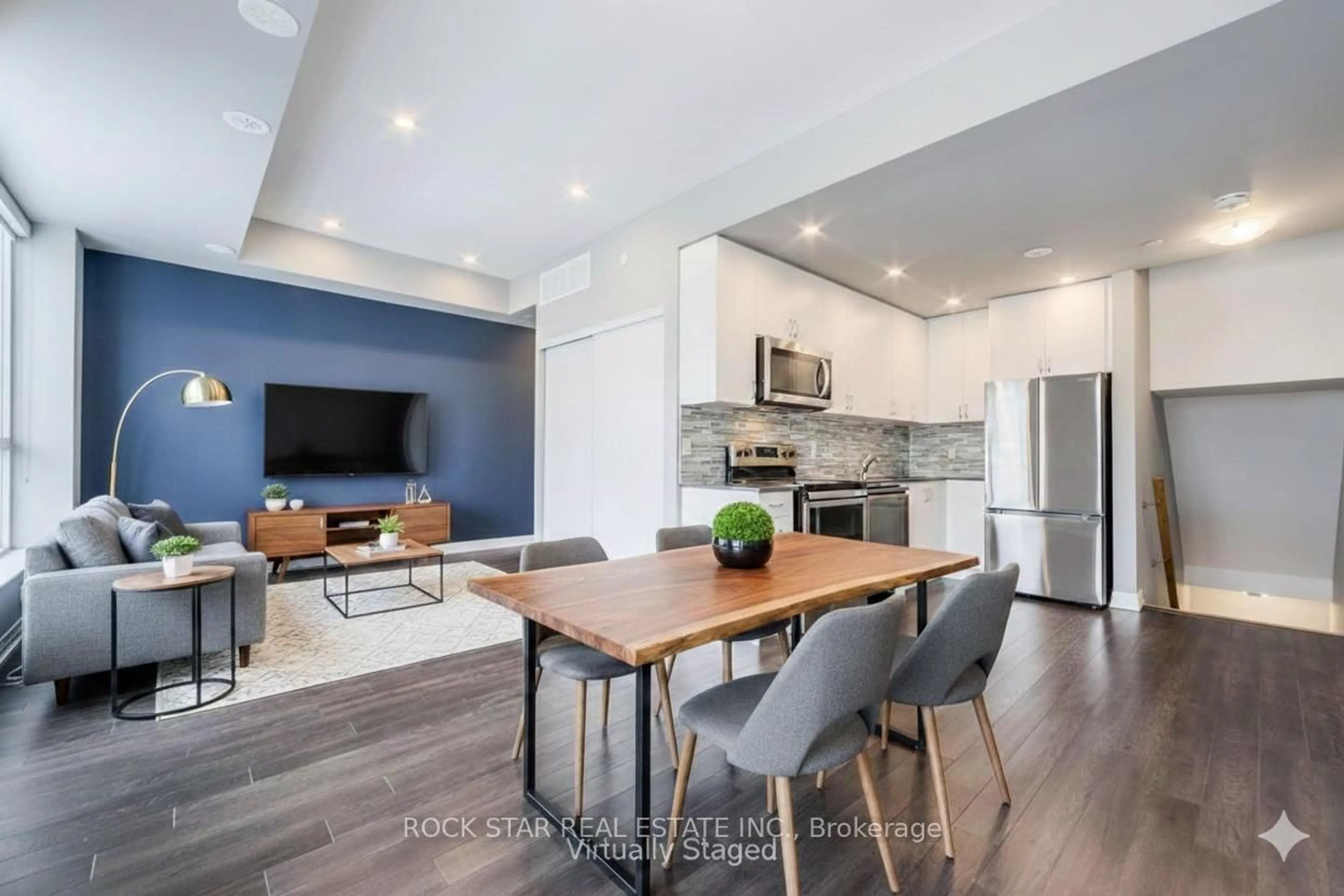 Open concept kitchen, unknown for 670 Atwater Ave #16, Mississauga Ontario L5G 0B6