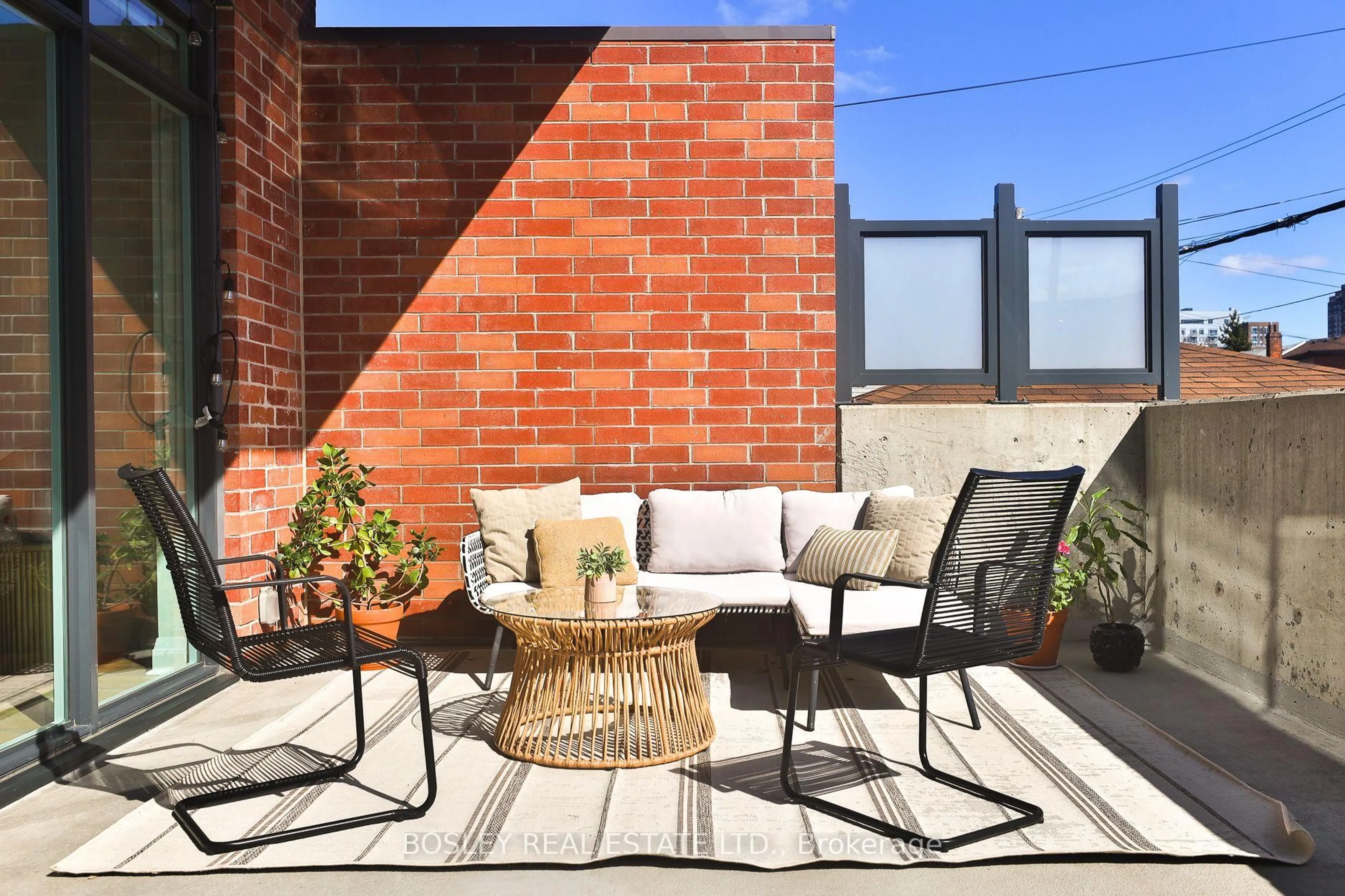 Patio, street for 245 Perth Ave #103, Toronto Ontario M6P 3X9