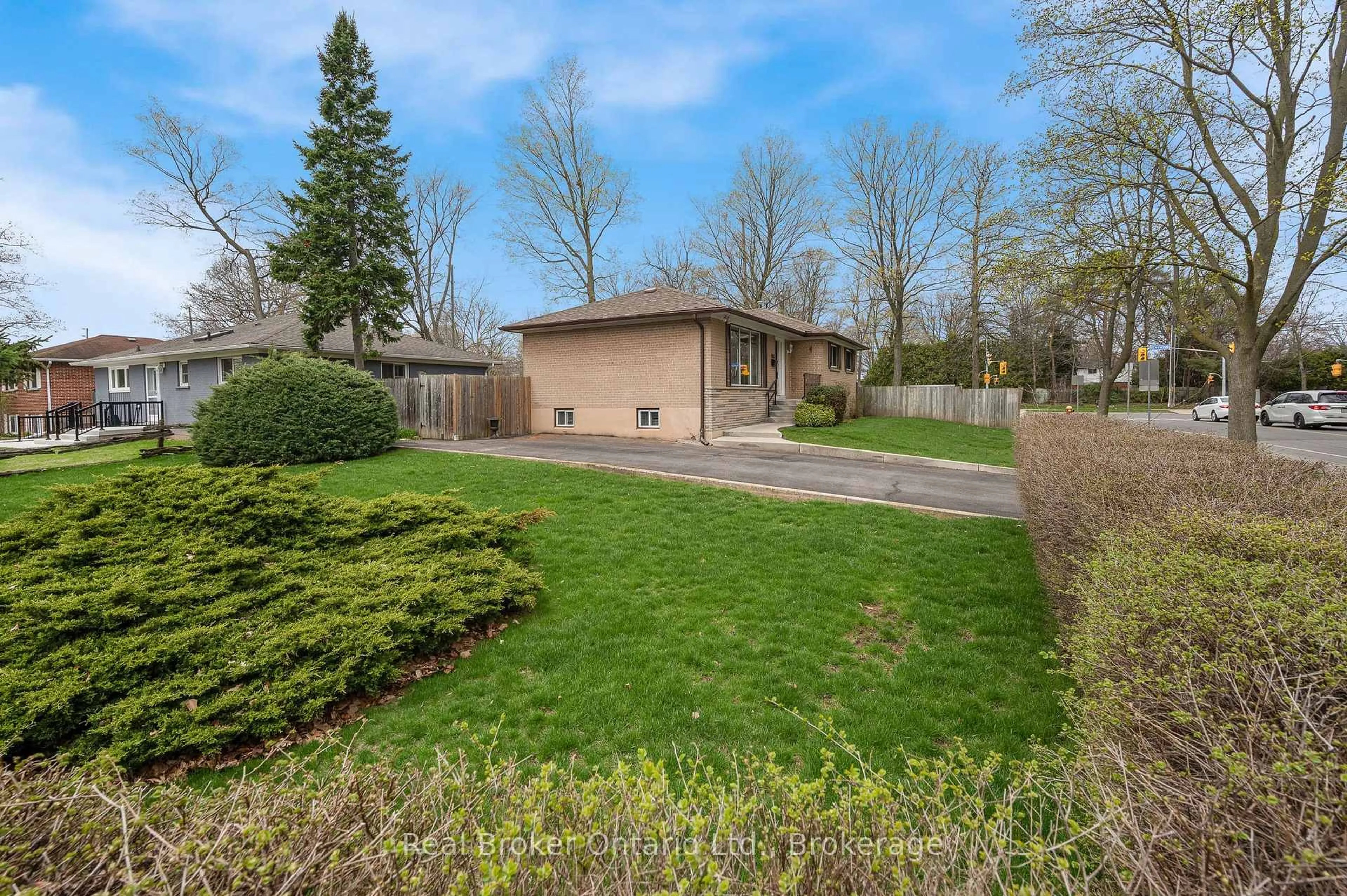 Unknown for 434 Hampton Heath Rd, Burlington Ontario L7L 4R5