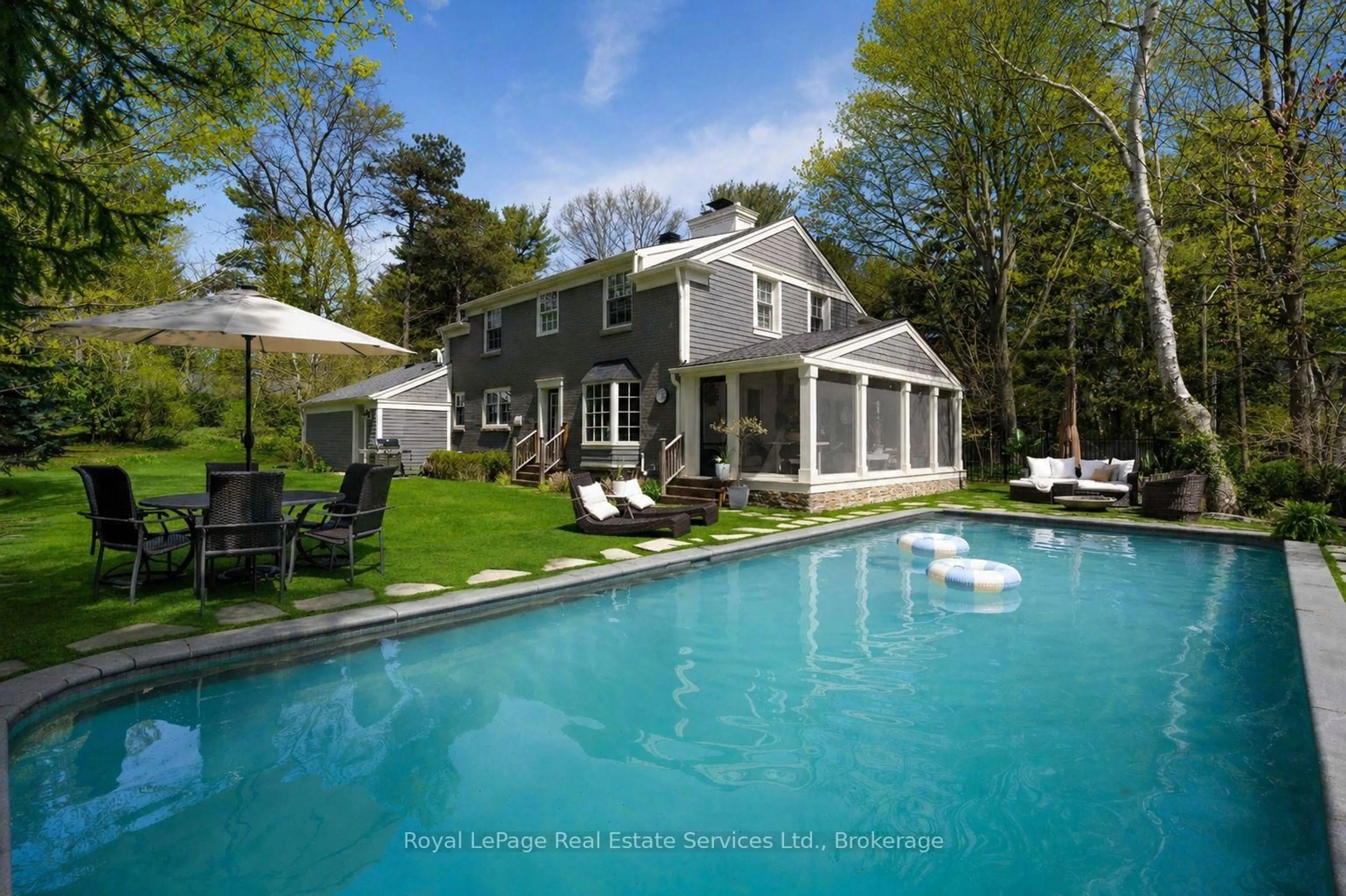 Pool for 1295 Cumnock Cres, Oakville Ontario L6J 2N6