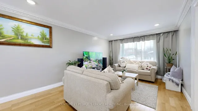 2864 Weston Rd, Toronto 5