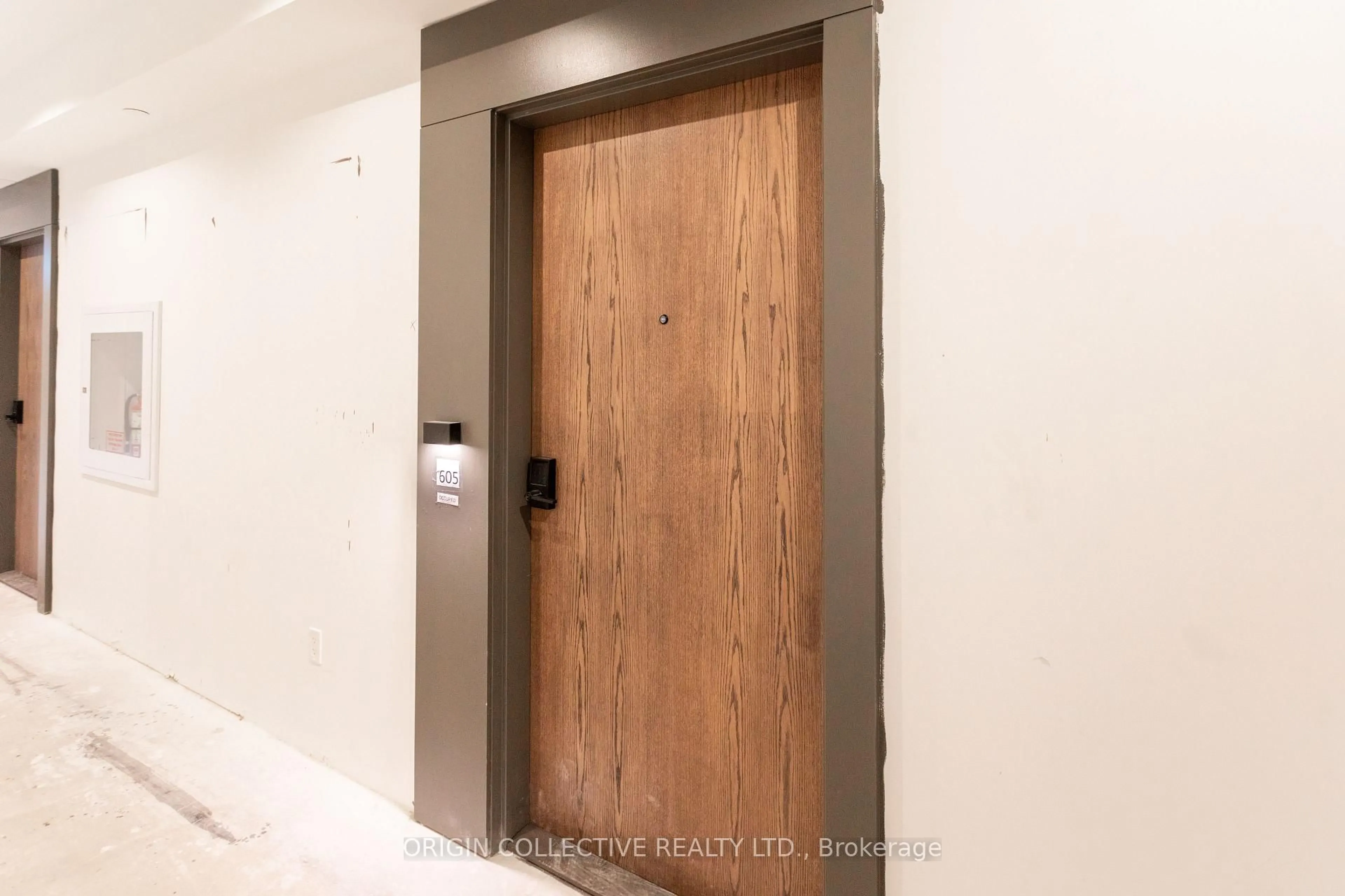 Indoor entryway for 1035 Southdown Rd #605, Mississauga Ontario L5J 0A2