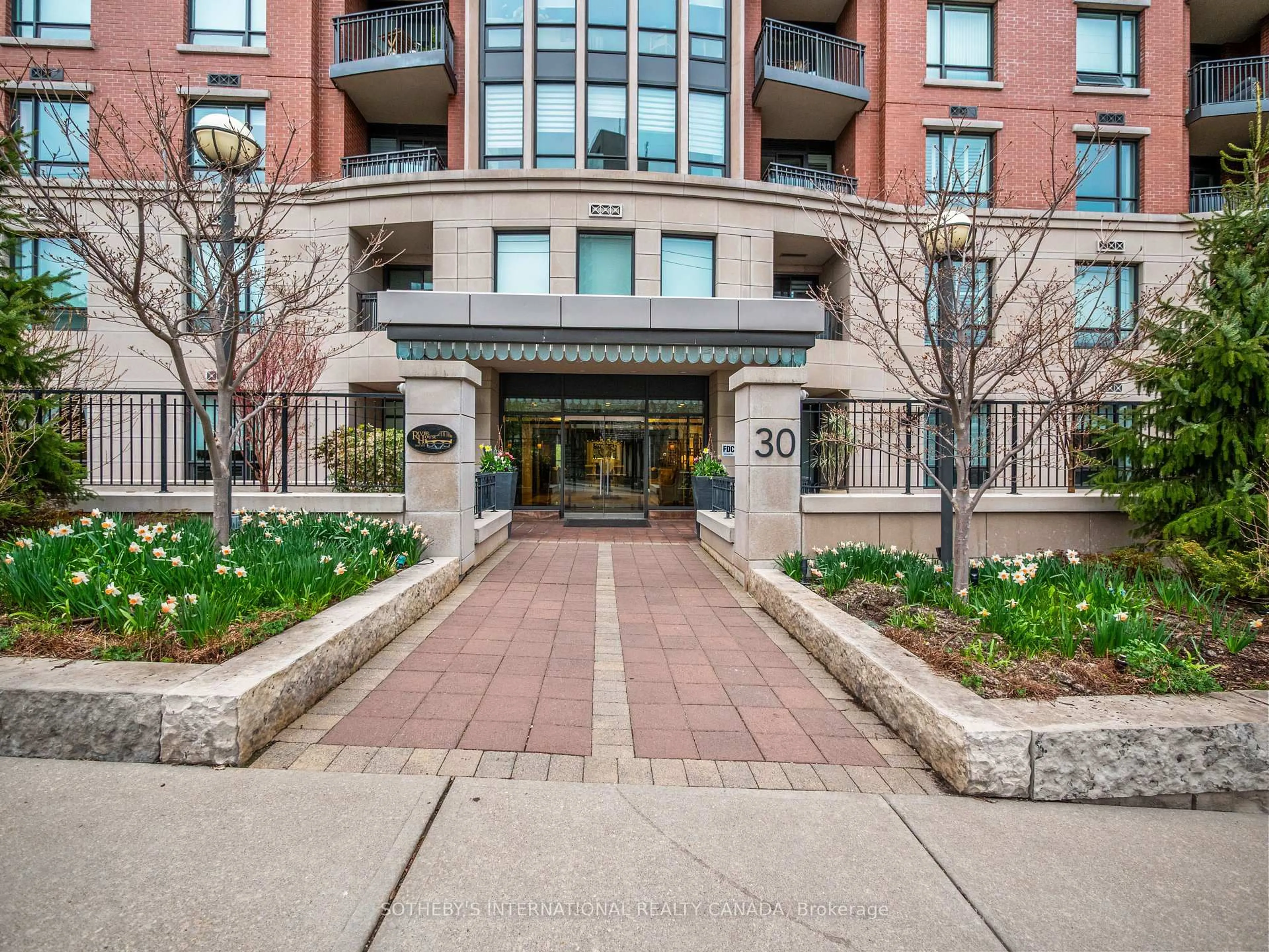 Indoor foyer for 30 Old Mill Rd #301, Toronto Ontario M8X 0A5
