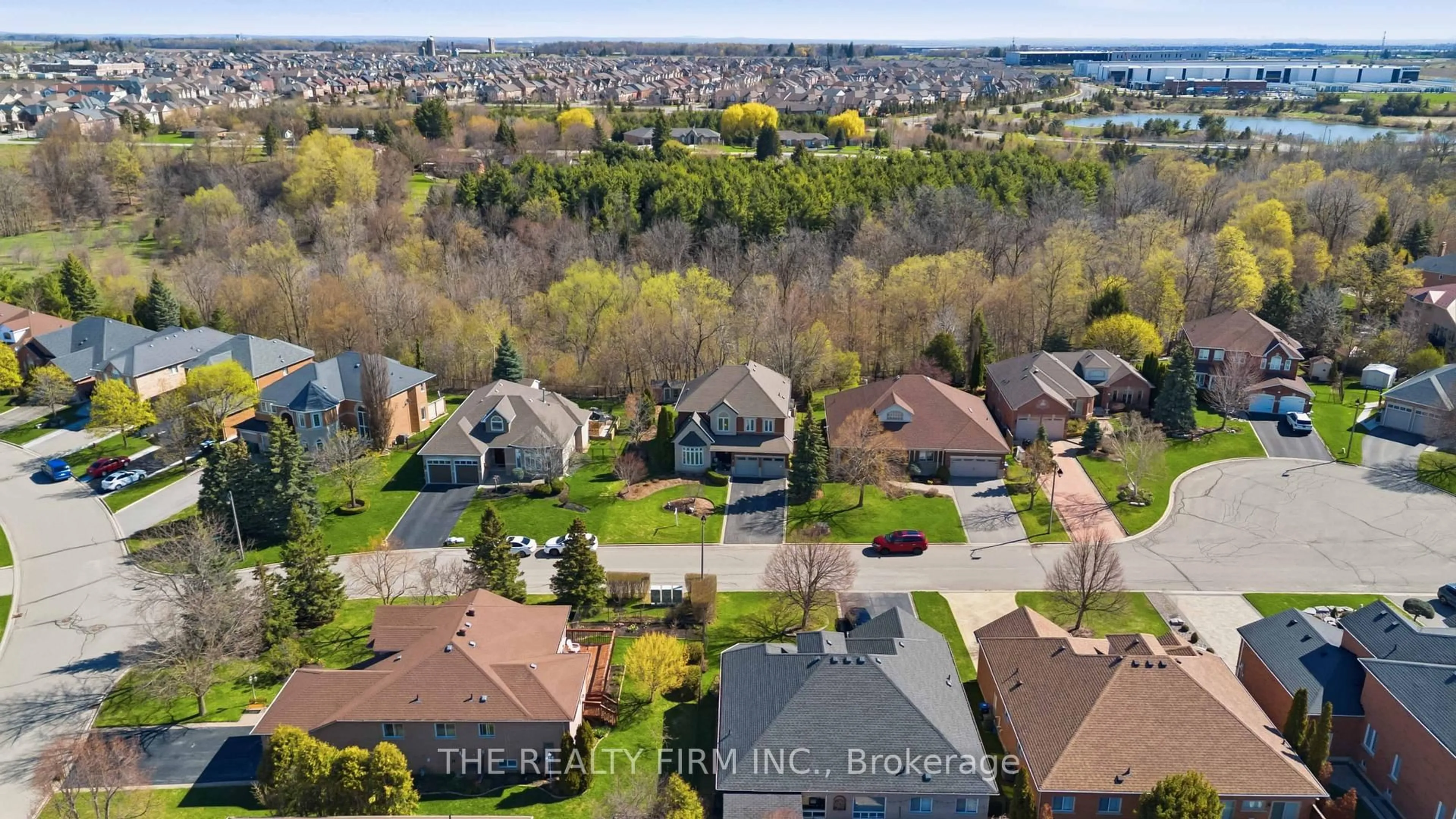 A pic from outside/outdoor area/front of a property/back of a property/a pic from drone, water/lake/river/ocean view for 3 Cliffcrest Crt, Caledon Ontario L7C 1C1