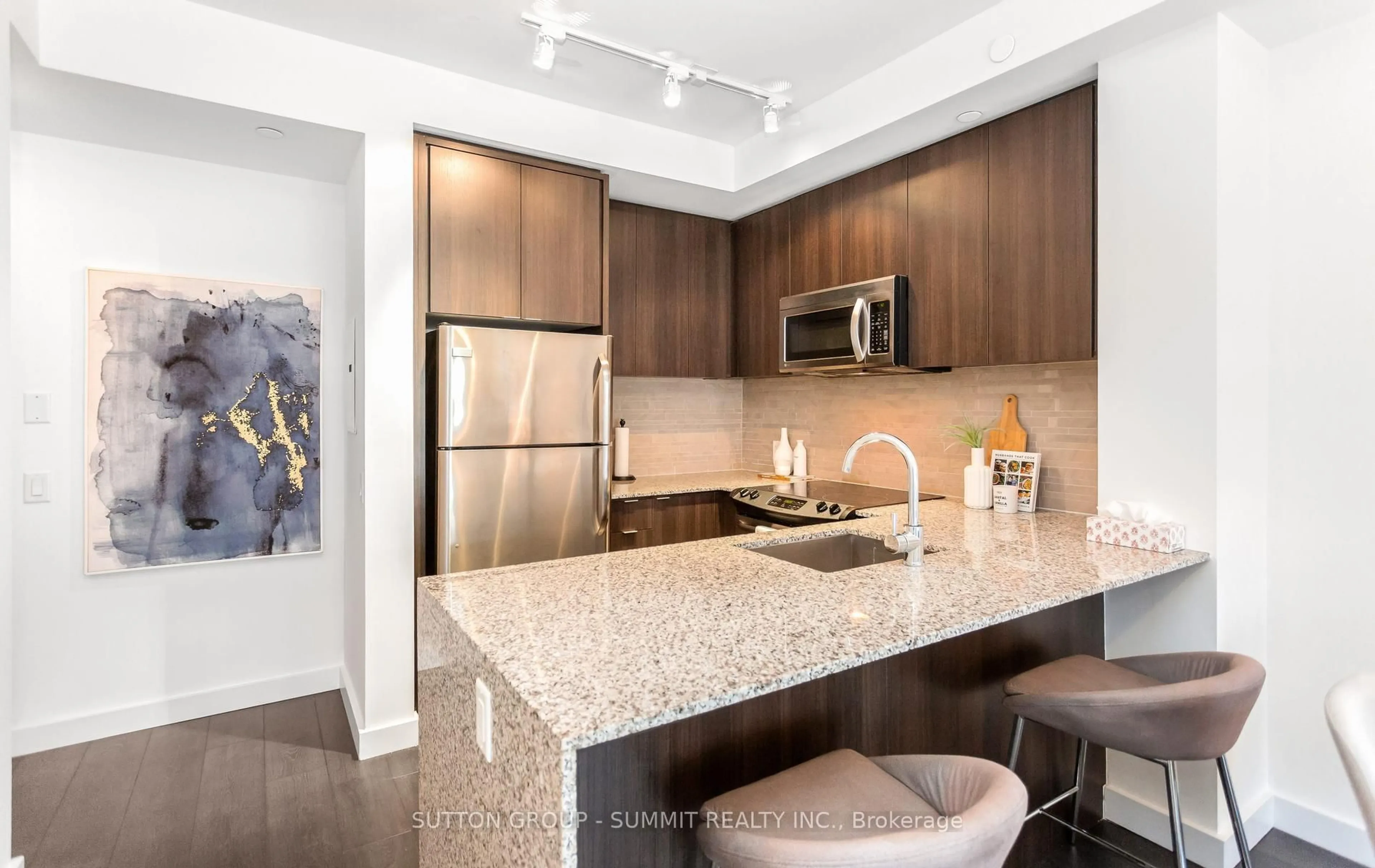 Open concept kitchen, unknown for 5005 Harvard Rd #206, Mississauga Ontario L5M 0W5