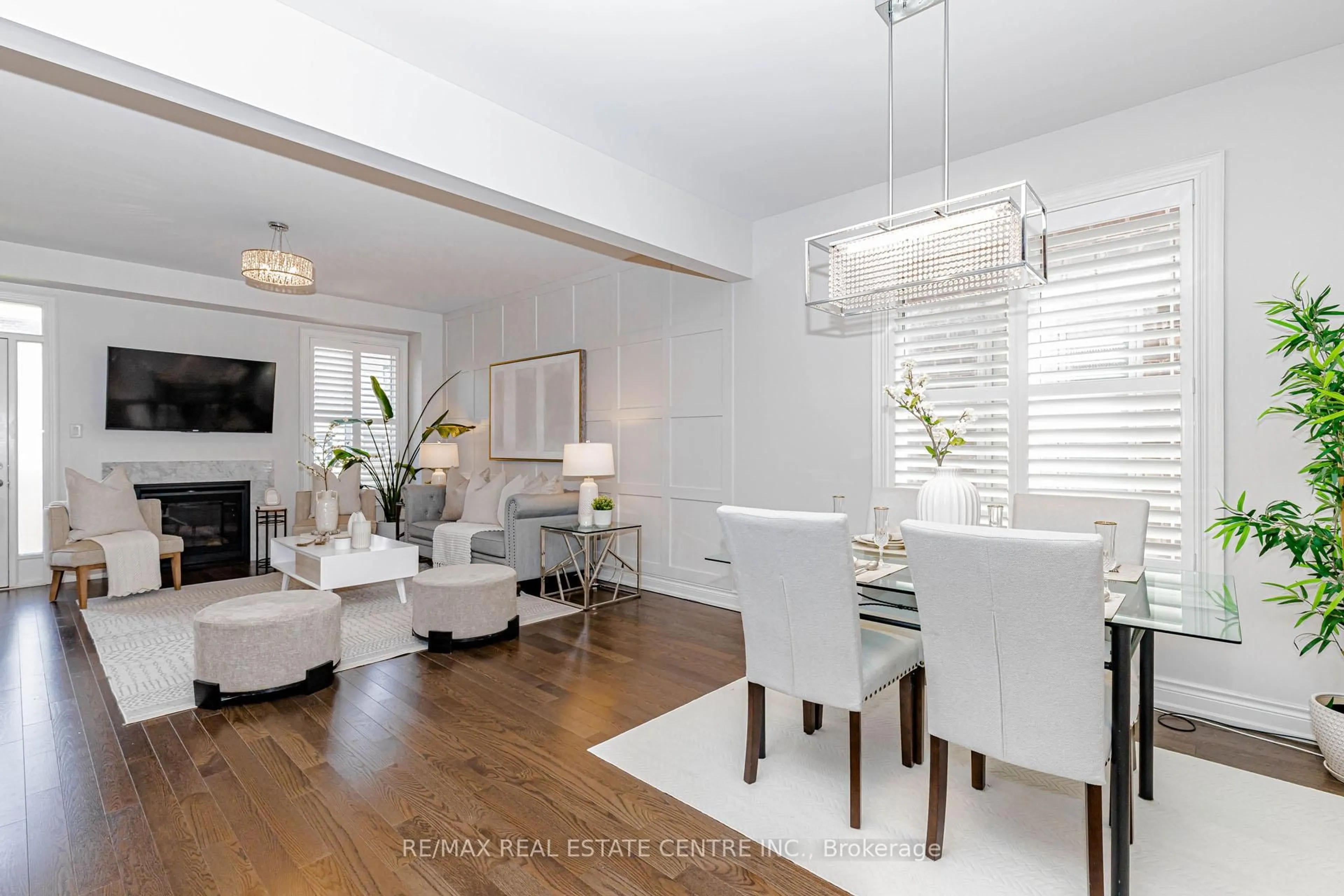 Dining room, wood/laminate floor for 1311 Britton Cres, Milton Ontario L9E 1J5