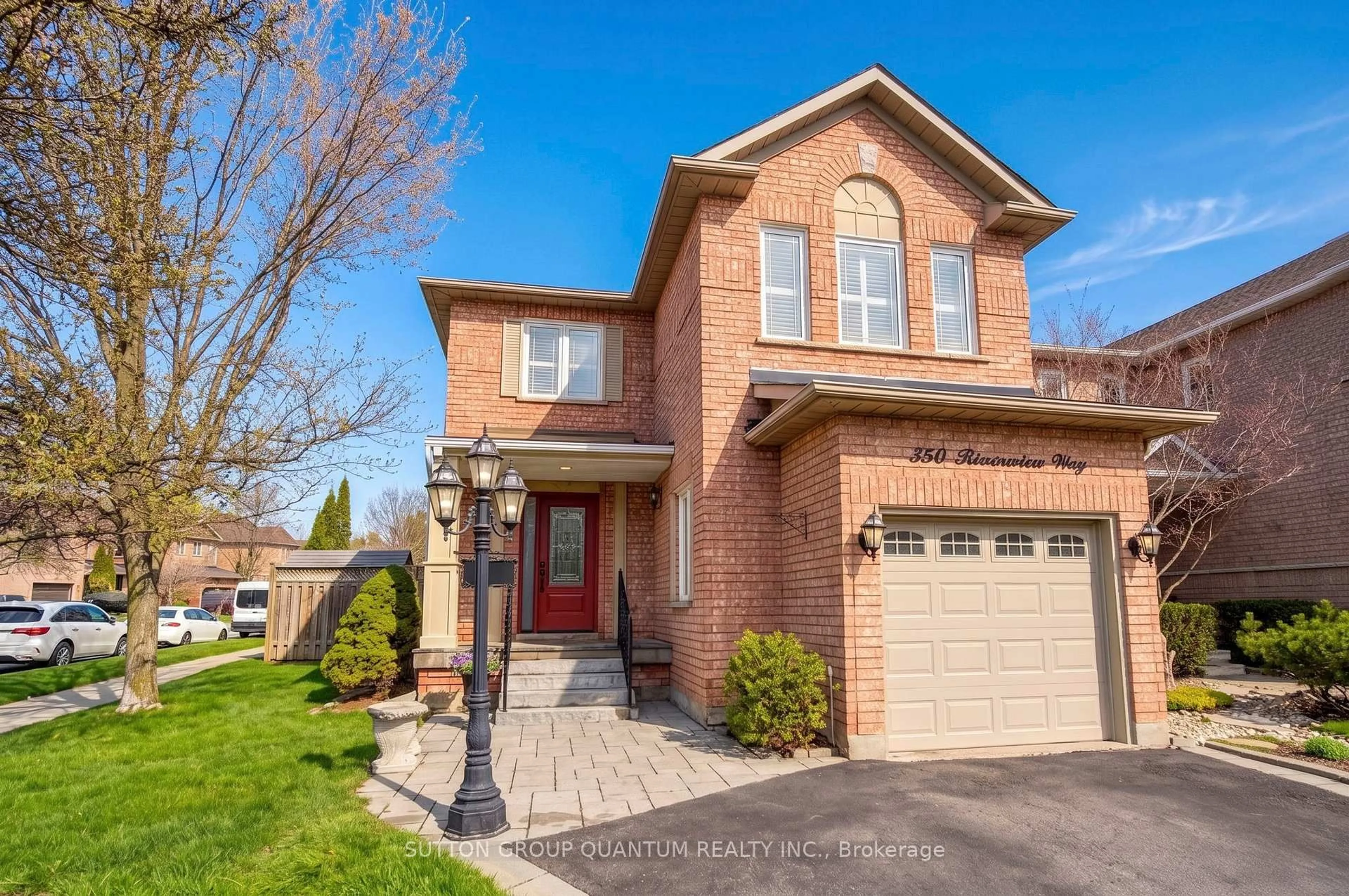 Home with brick exterior material, street for 350 Ravineview Way, Oakville Ontario L6H 6S5