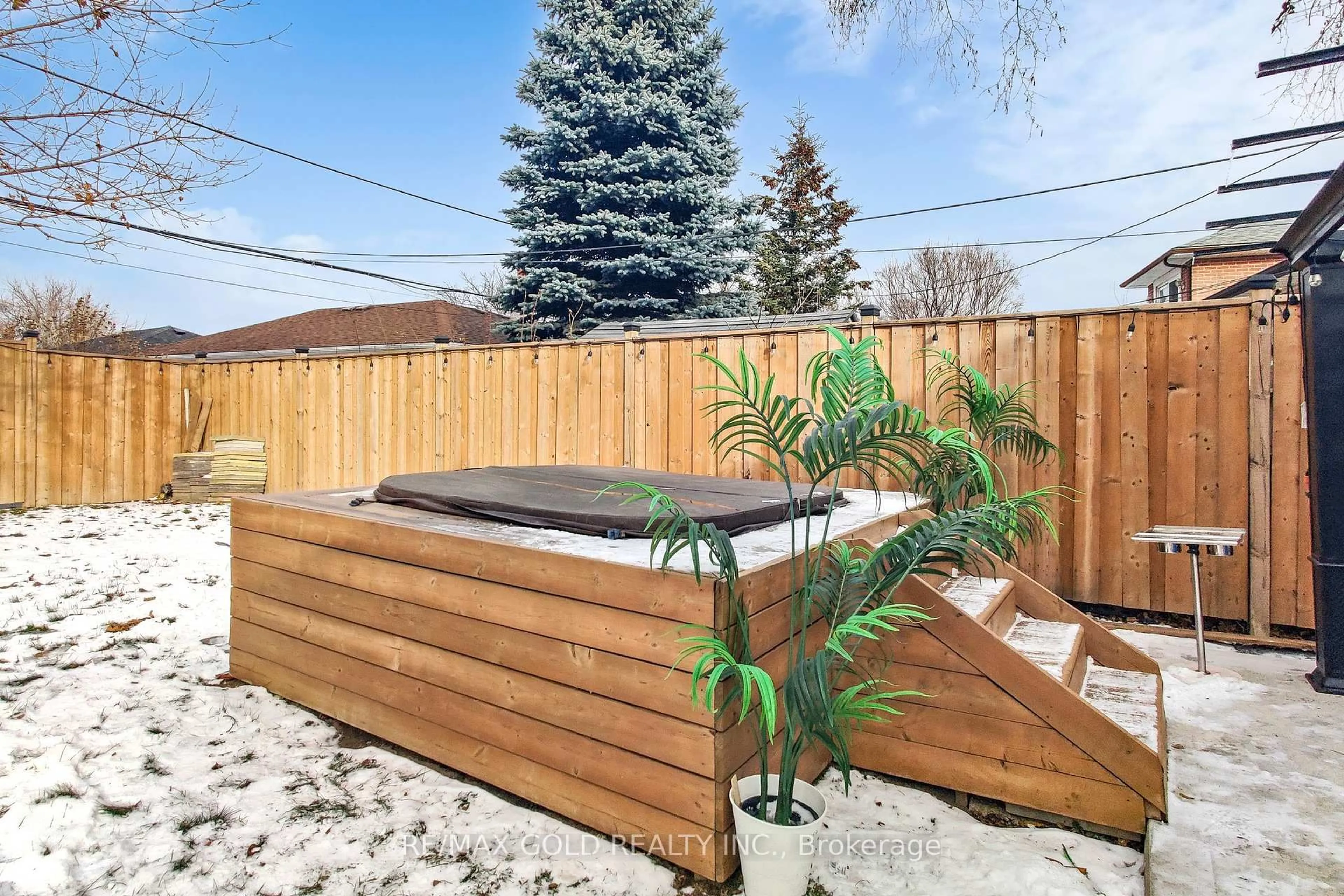 Patio, street for 189 Kingsview Blvd, Toronto Ontario M9R 1V7