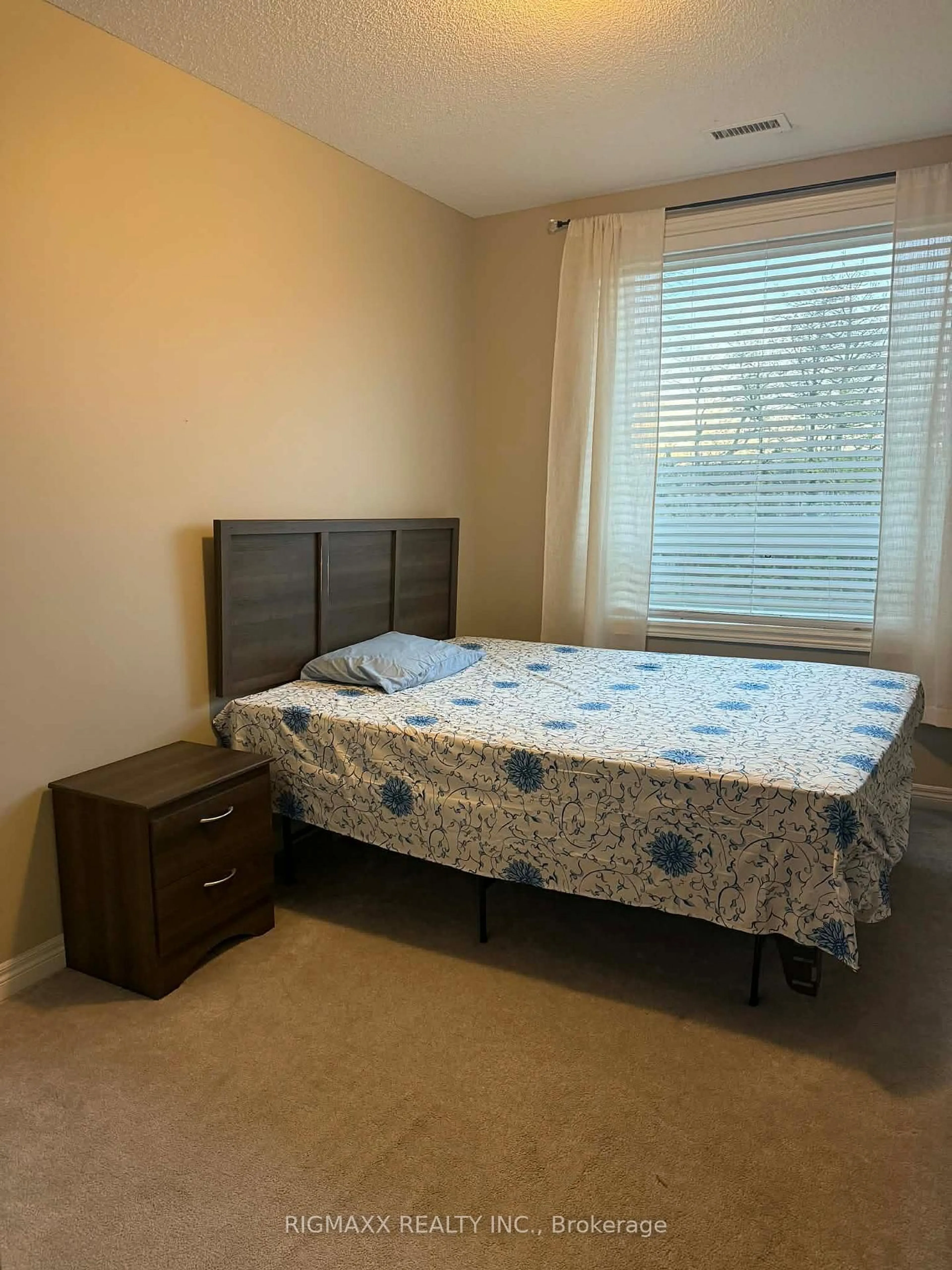 A pic of a room for 33 Whitmer St #222, Milton Ontario L9T 0R5