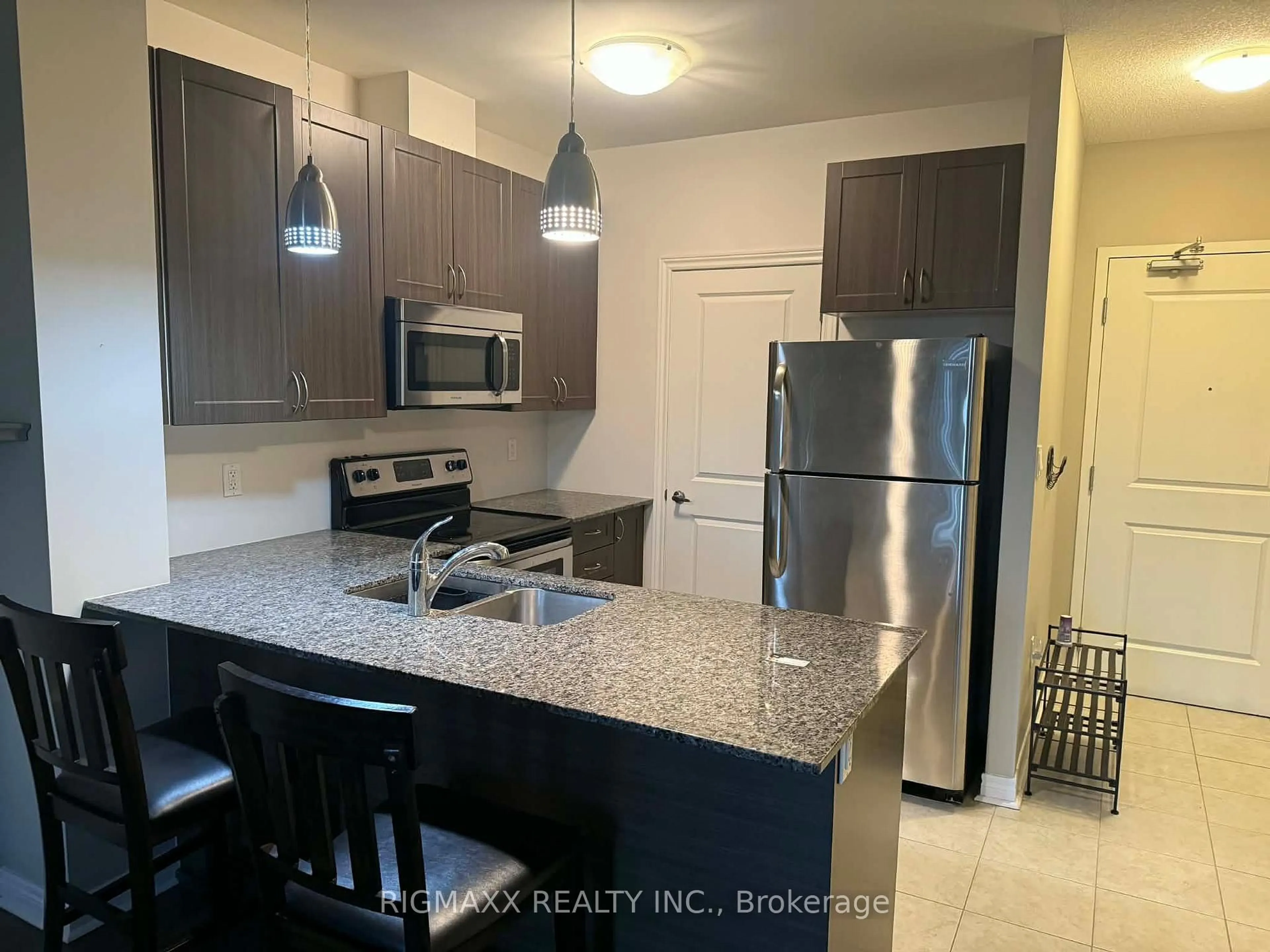 Standard kitchen, unknown for 33 Whitmer St #222, Milton Ontario L9T 0R5