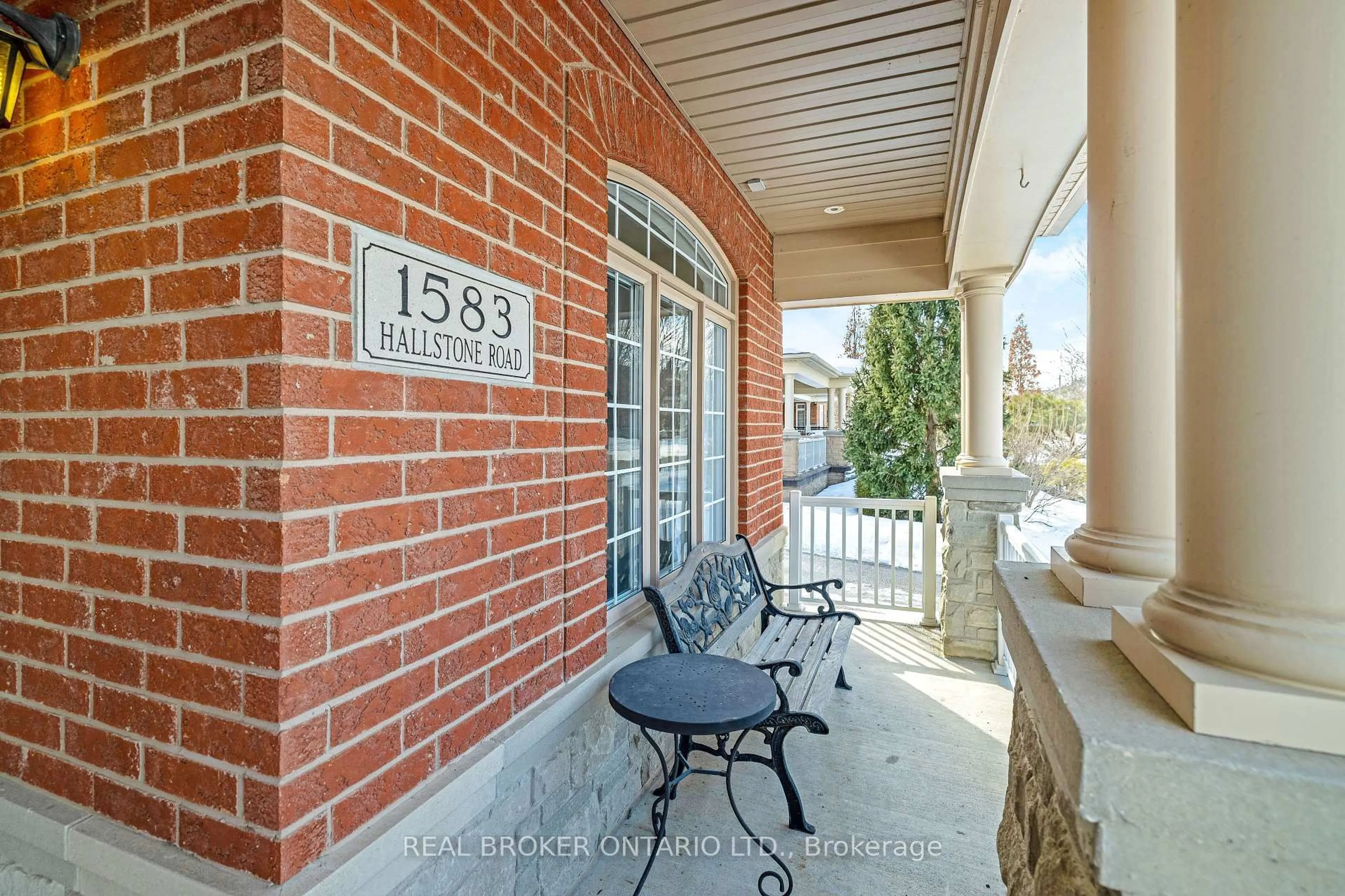 Unknown for 1583 Hallstone Rd, Brampton Ontario L6Y 5K8