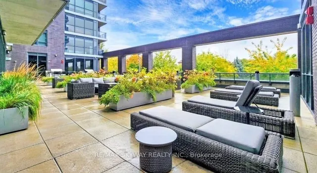 26 Gibbs Rd #341, Toronto 5