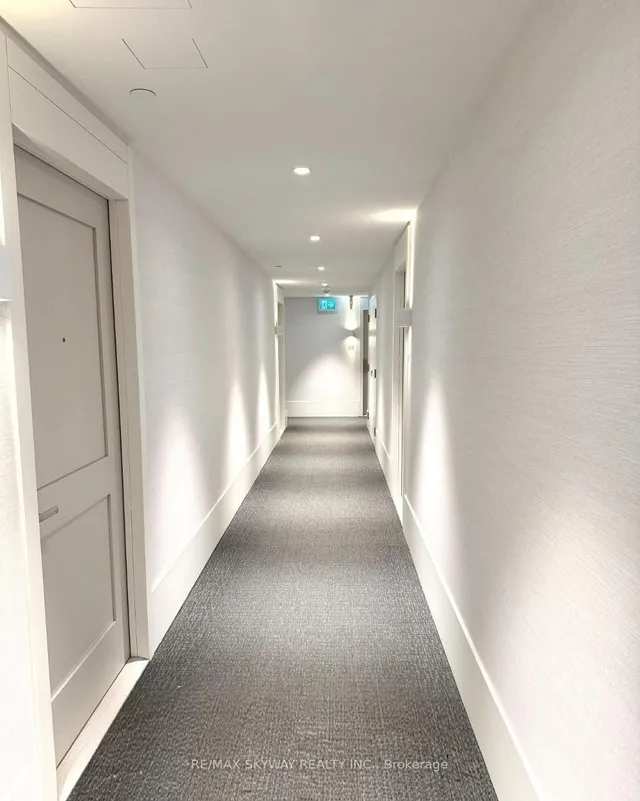 26 Gibbs Rd #341, Toronto 3