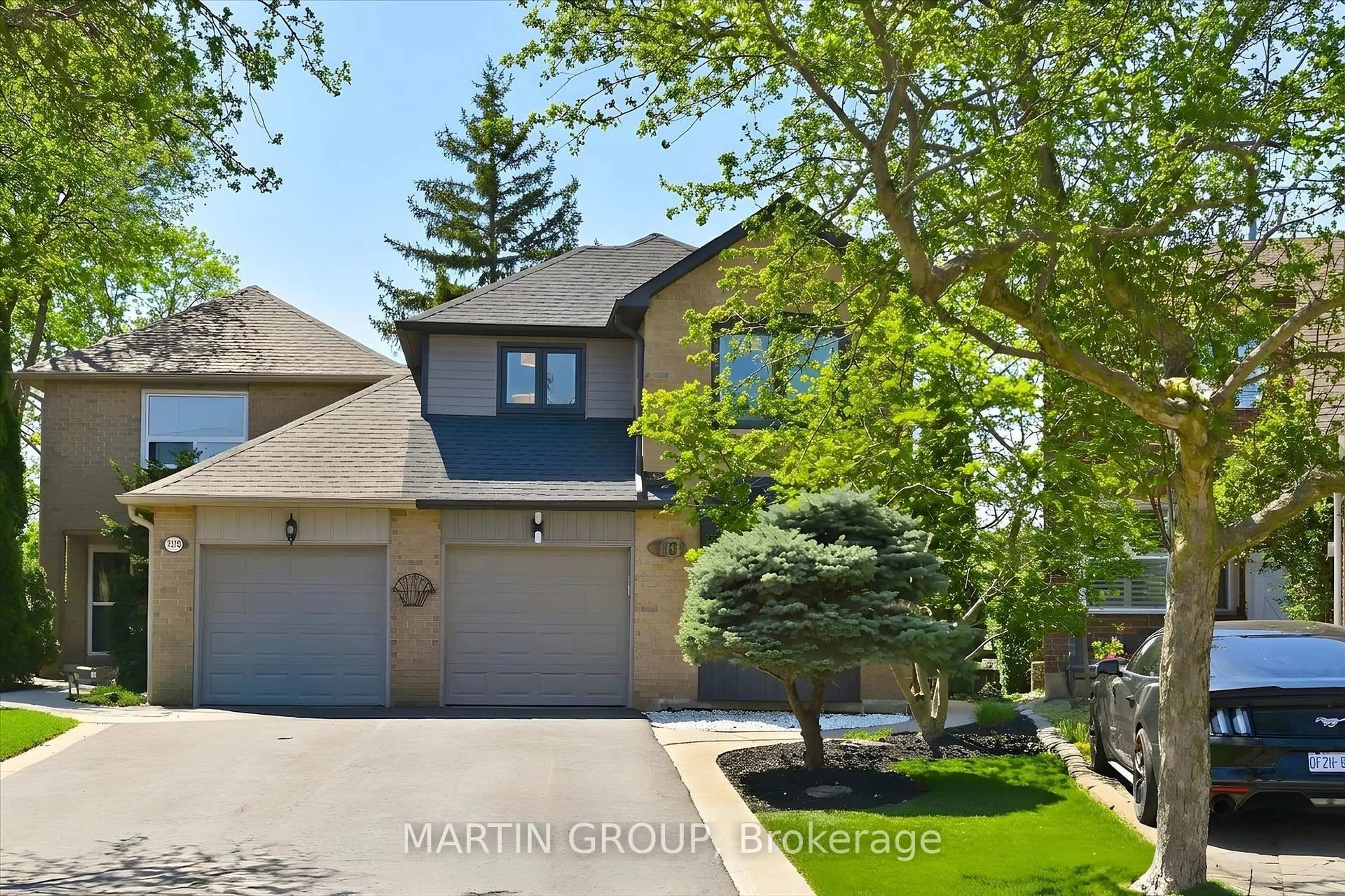 A pic from outside/outdoor area/front of a property/back of a property/a pic from drone, unknown for 1181 Potters Wheel Cres, Oakville Ontario L6M 1J3
