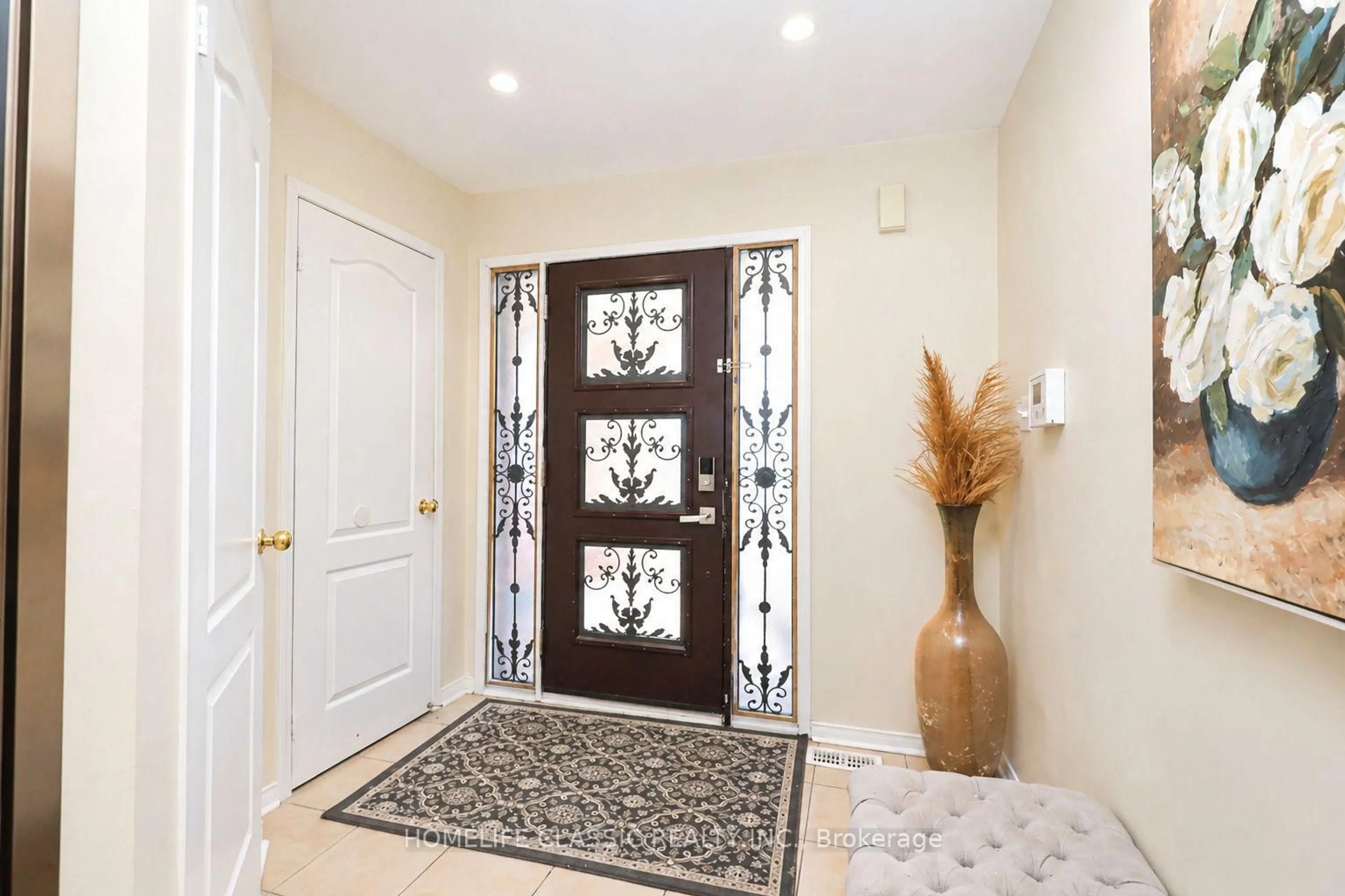 Indoor entryway for 101 Botavia Downs Dr, Brampton Ontario L7A 3P6