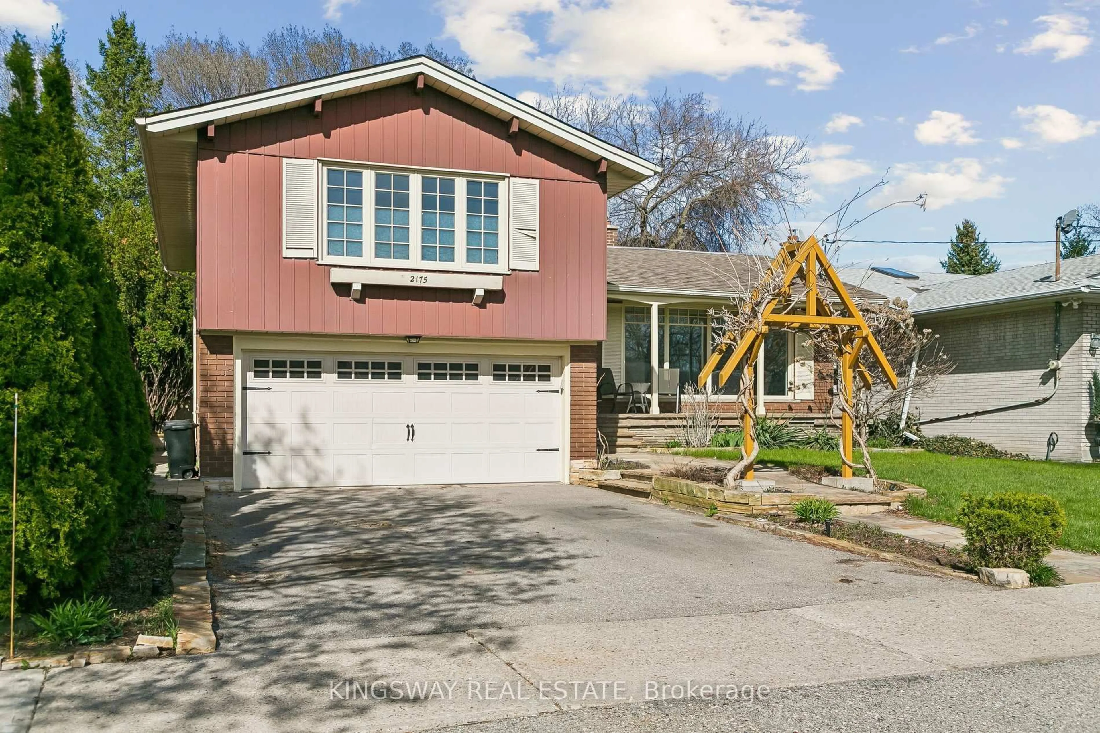 Home with brick exterior material, street for 2175 Denise Rd, Mississauga Ontario L4X 1H9