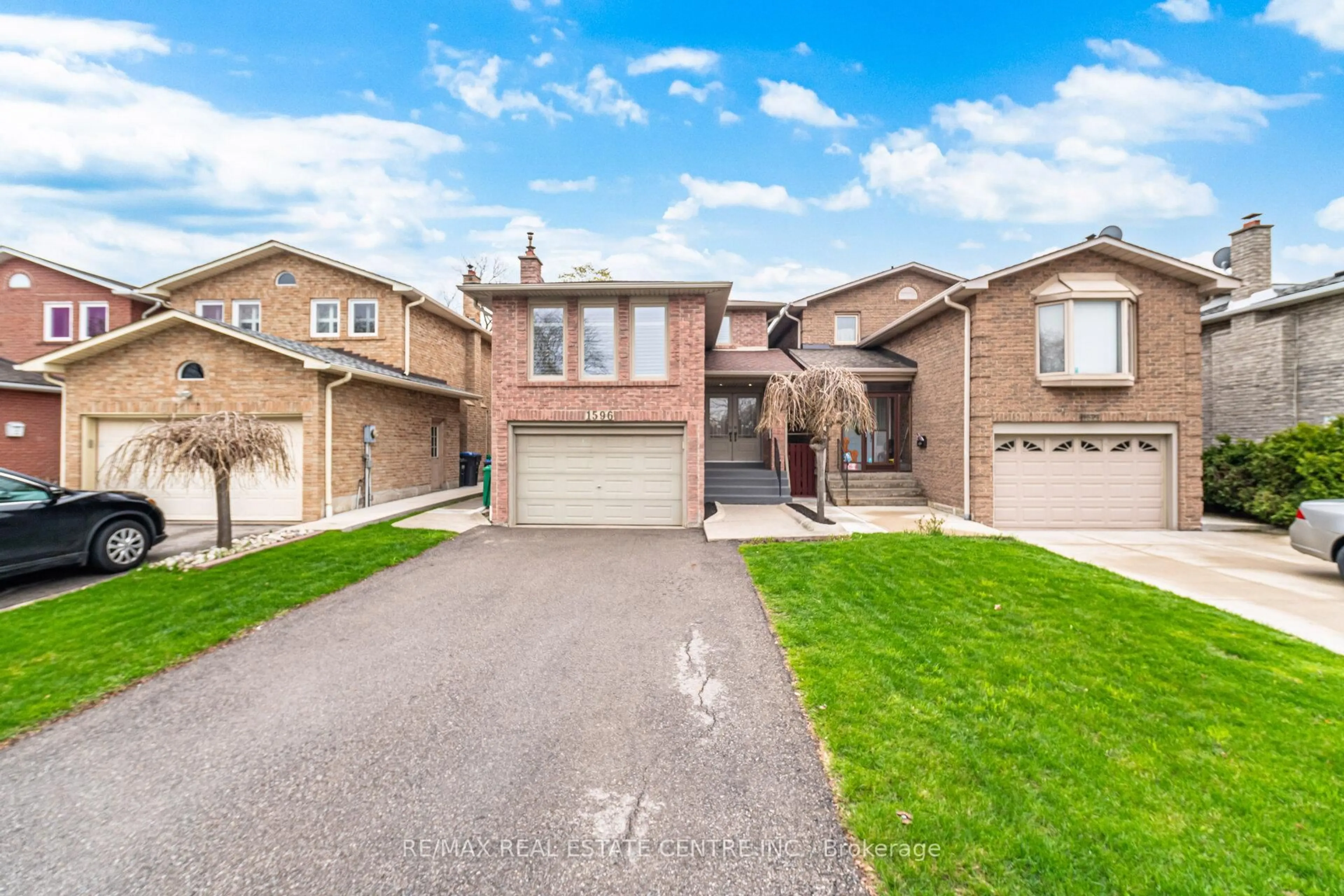 Unknown for 1596 Lewes Way, Mississauga Ontario L4W 3L2