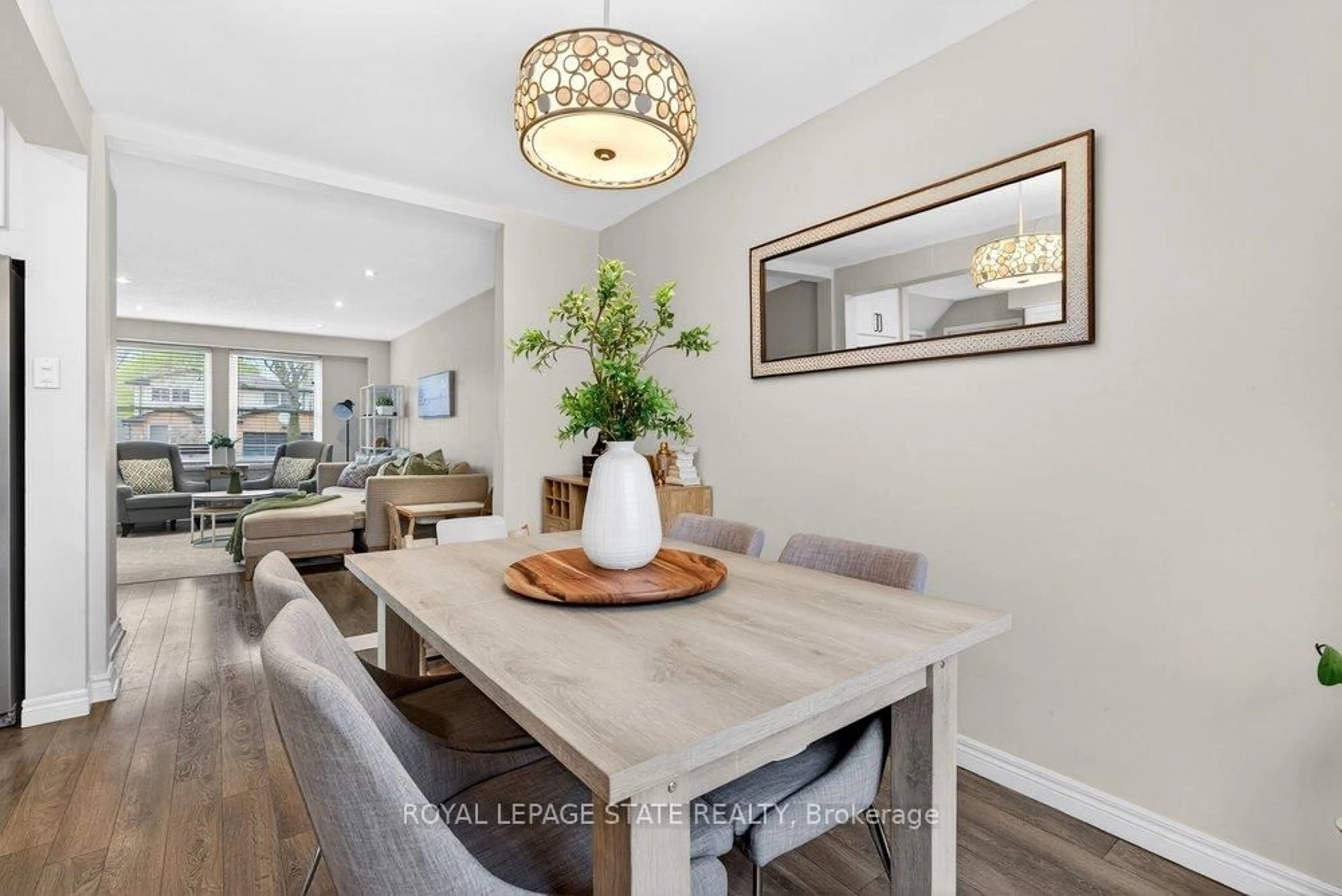 Dining room, unknown for 2233 Melissa Cres, Burlington Ontario L7P 3T4