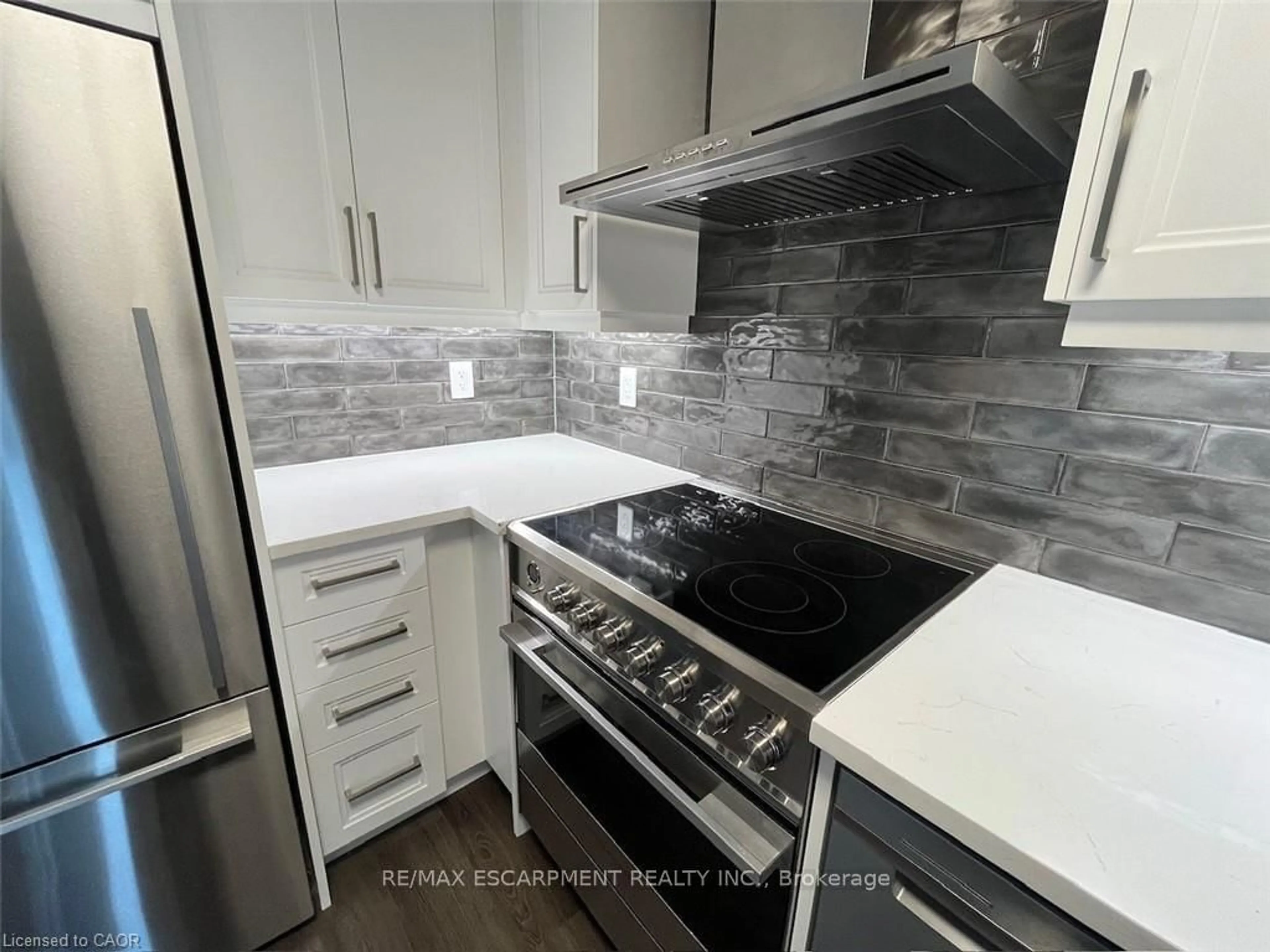 Contemporary kitchen, ceramic/tile floor for 500 Brock Ave #1501, Burlington Ontario L7S 0A5