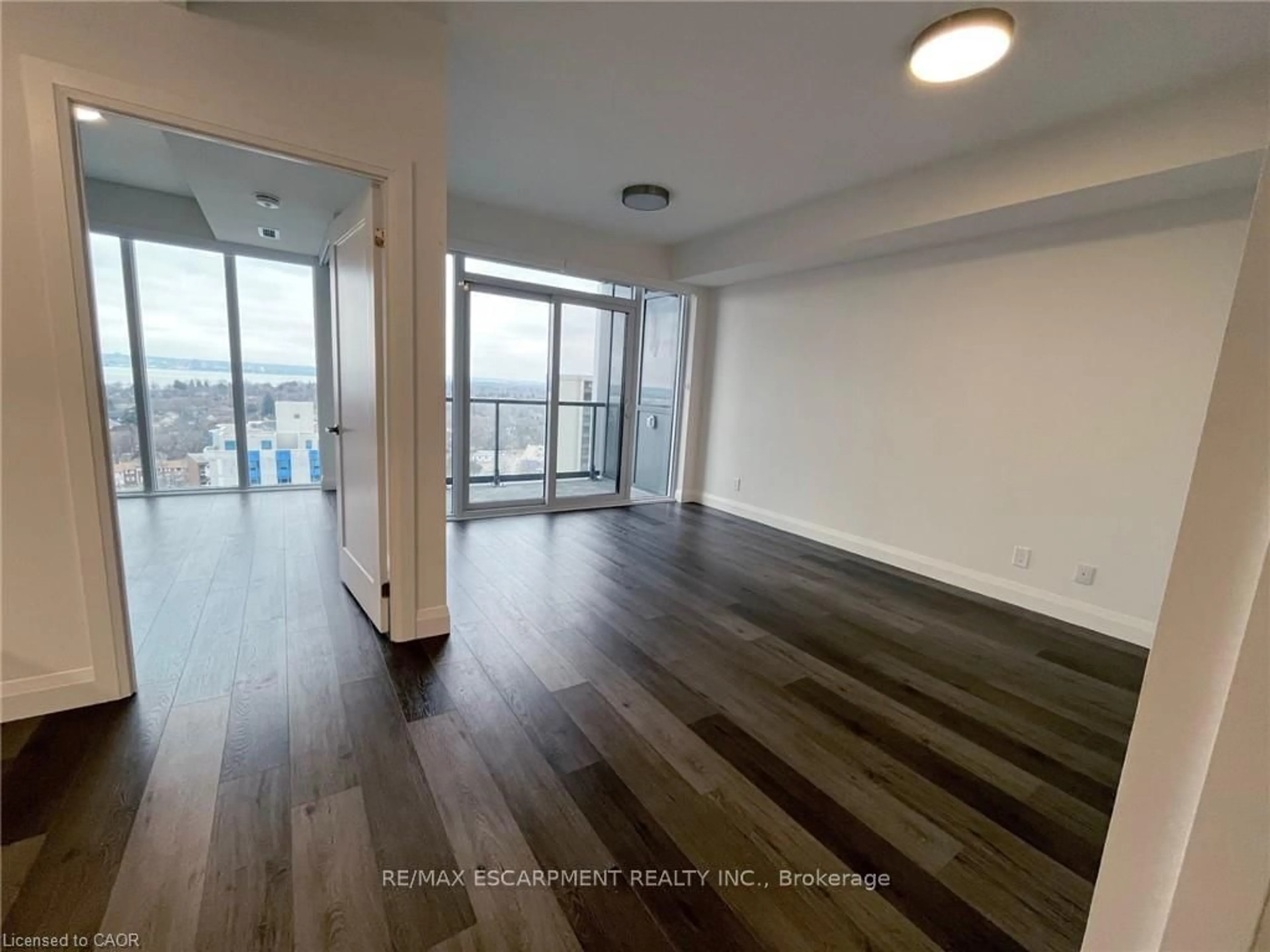 A pic of a room for 500 Brock Ave #1501, Burlington Ontario L7S 0A5